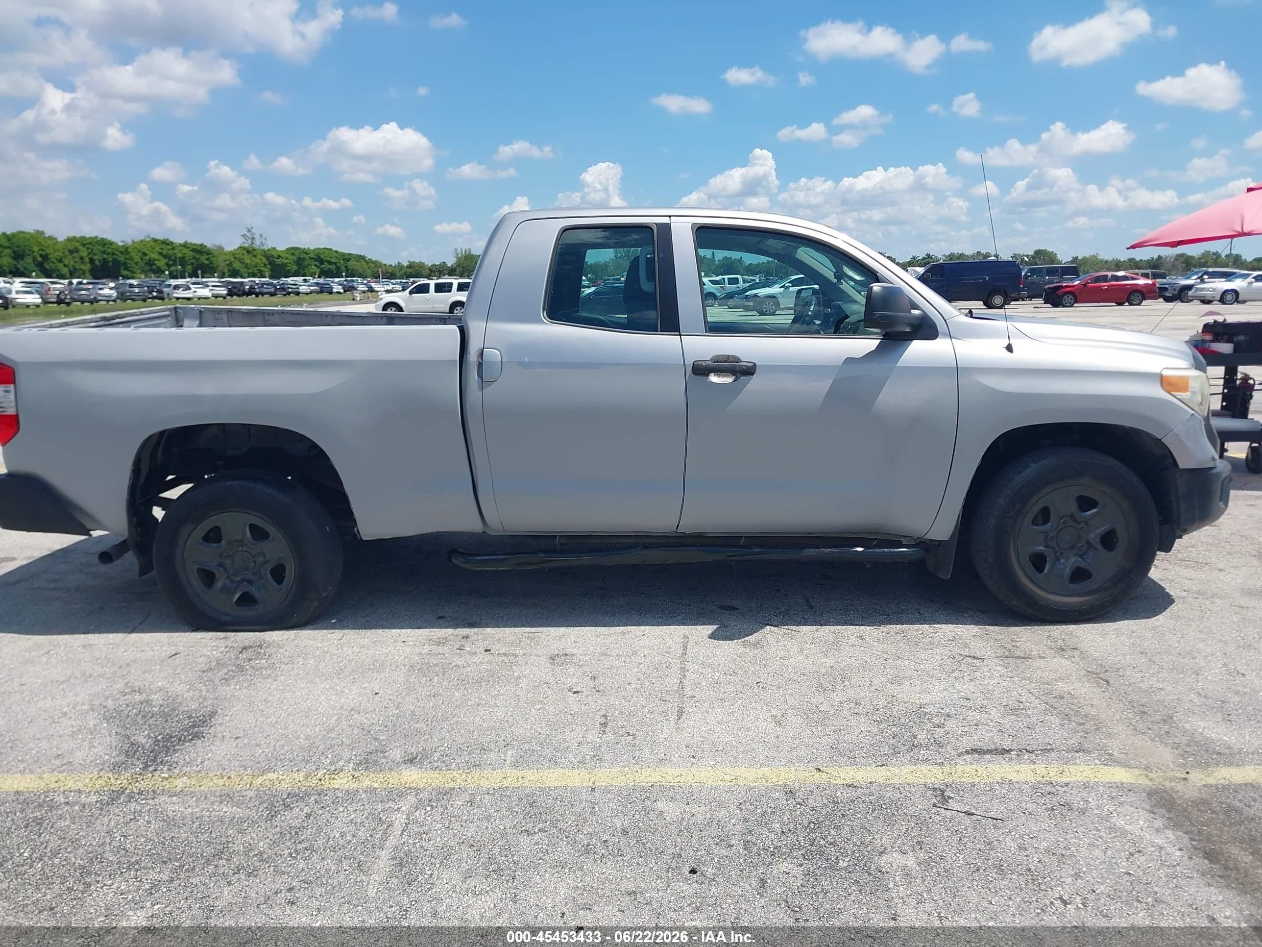 2014 Toyota Tundra Sr V6 Silver vin: 5TFRU5F16EX033155
