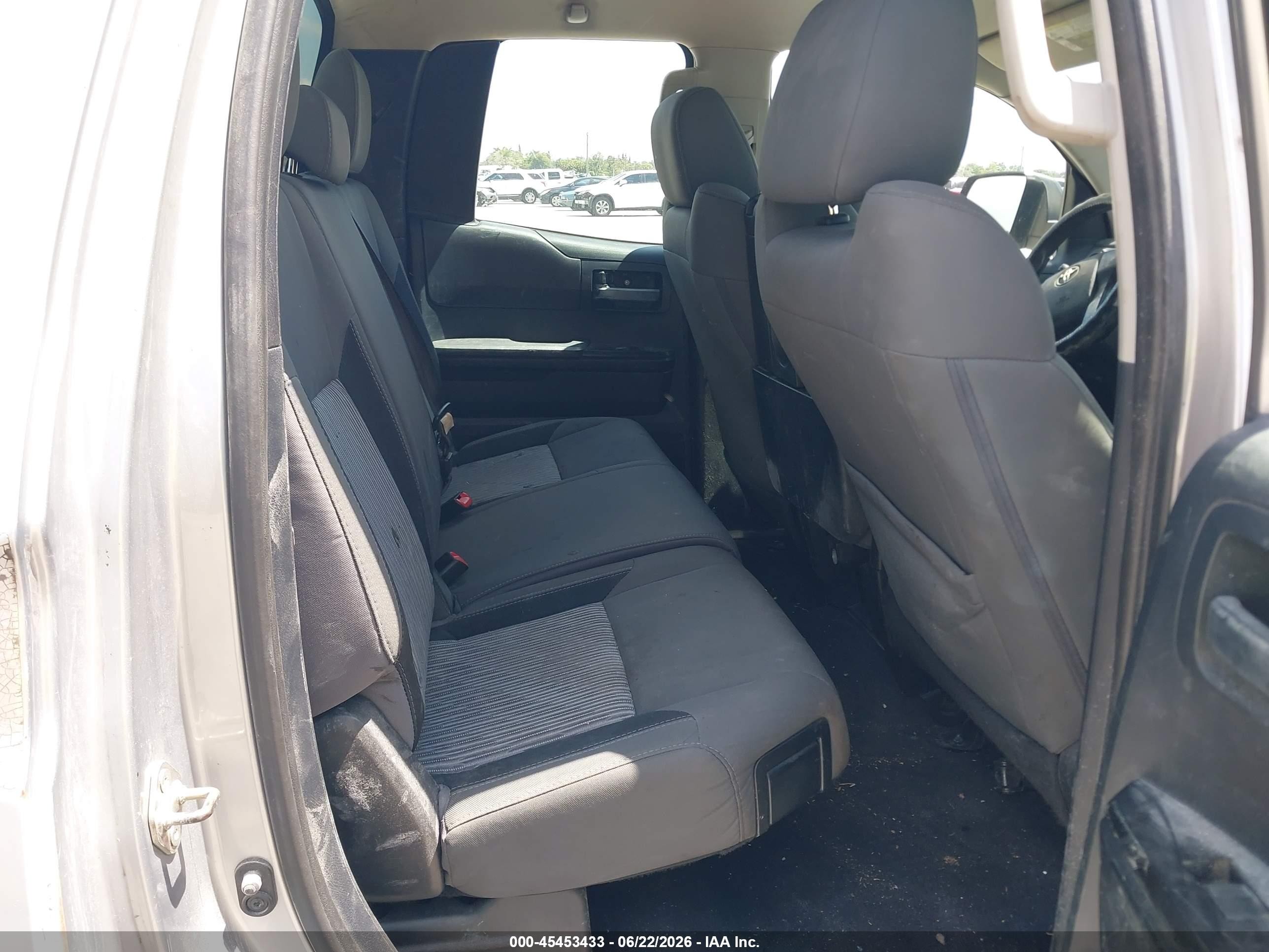 2014 Toyota Tundra Sr V6 Silver vin: 5TFRU5F16EX033155