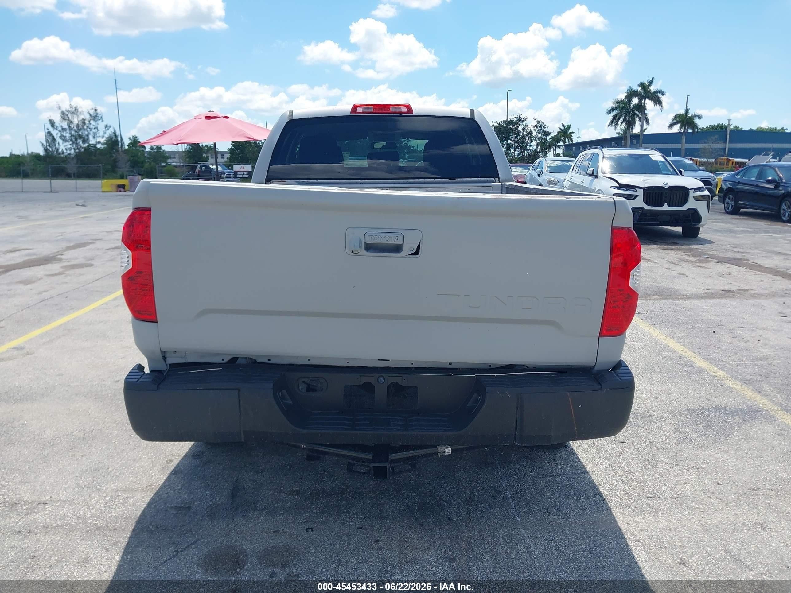 2014 Toyota Tundra Sr V6 Silver vin: 5TFRU5F16EX033155