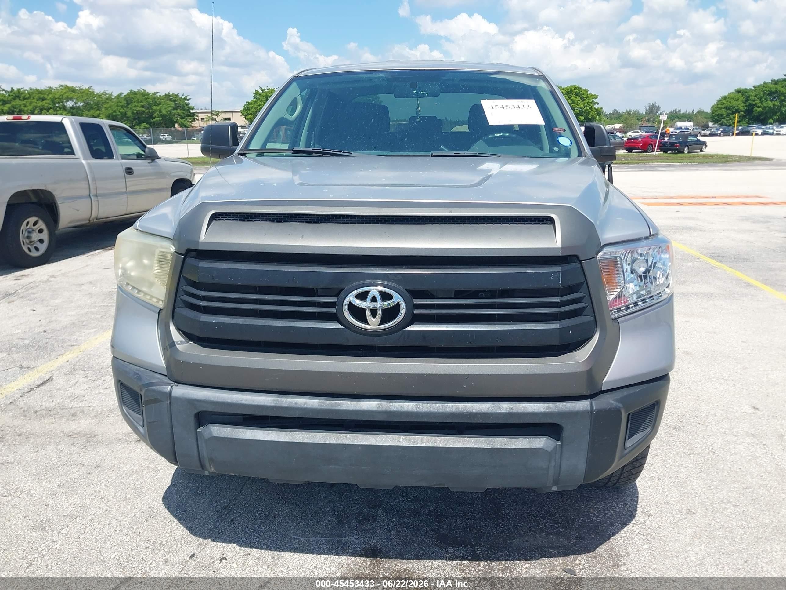 2014 Toyota Tundra Sr V6 Silver vin: 5TFRU5F16EX033155