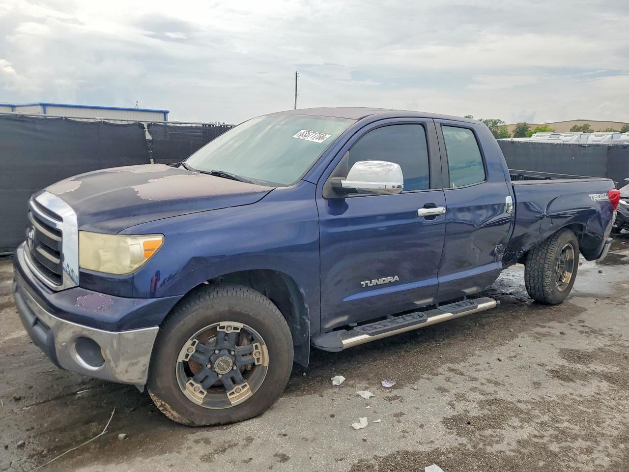 2011 Toyota Tundra Double Cab Sr5 Blue vin: 5TFRU5F17BX024895