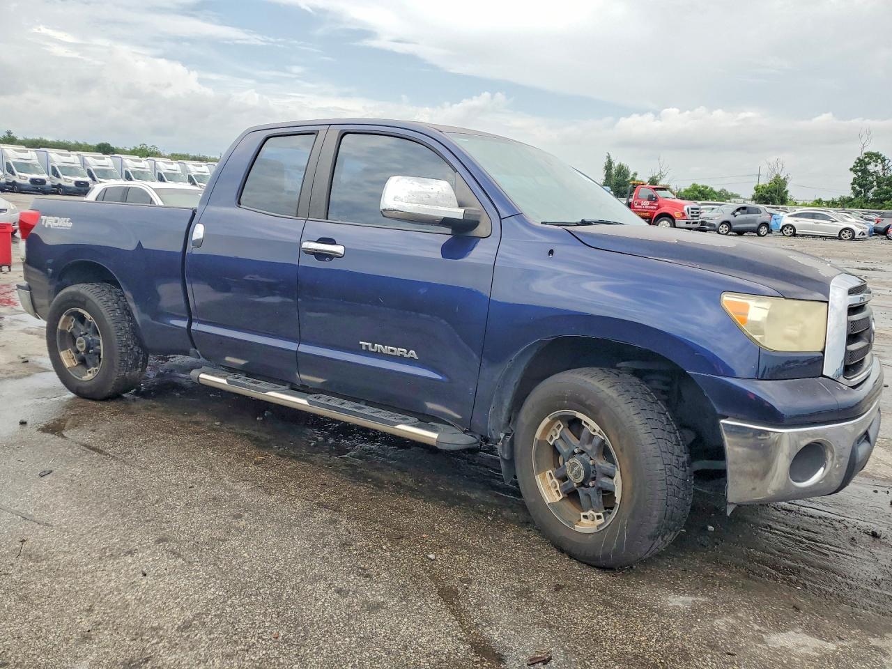 2011 Toyota Tundra Double Cab Sr5 Blue vin: 5TFRU5F17BX024895