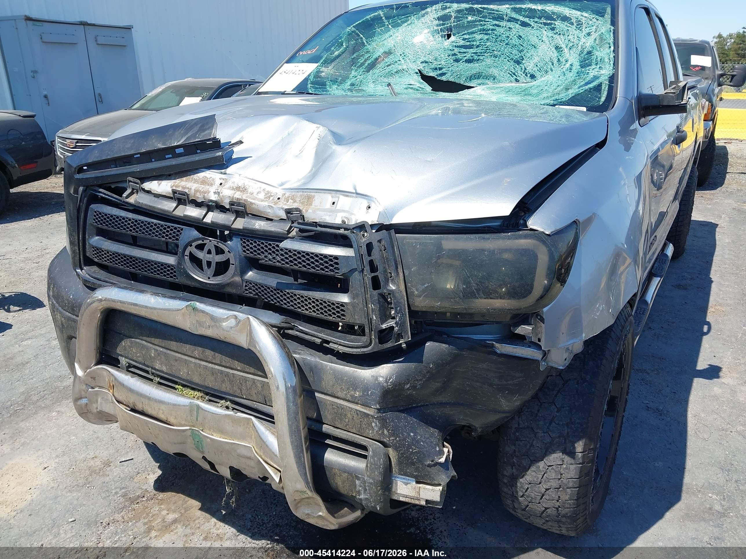 2010 Toyota Tundra Grade V6 Silver vin: 5TFRU5F19AX020801