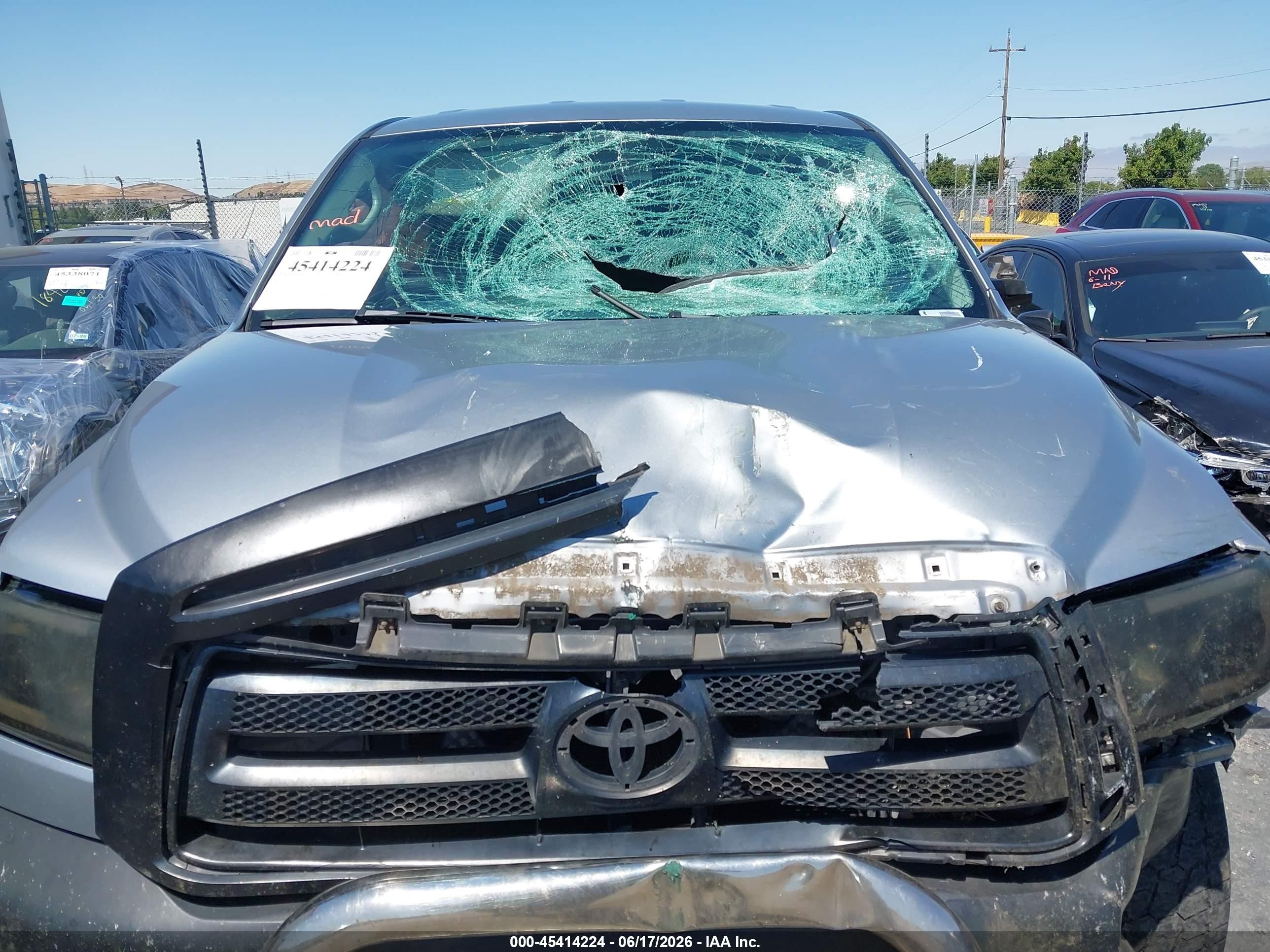 2010 Toyota Tundra Grade V6 Silver vin: 5TFRU5F19AX020801