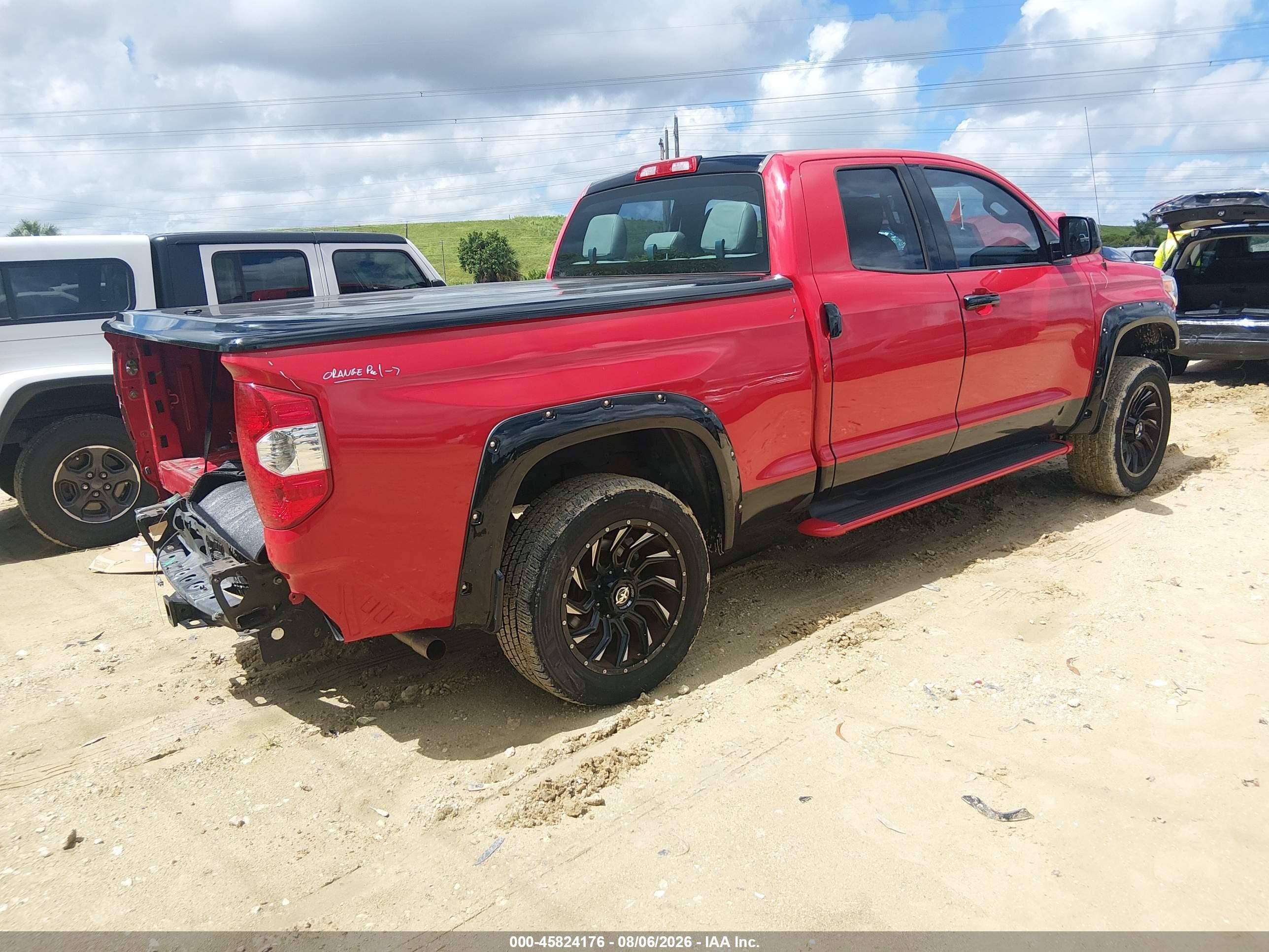 2014 Toyota Tundra Sr V6 Красный vin: 5TFRU5F1XEX031389