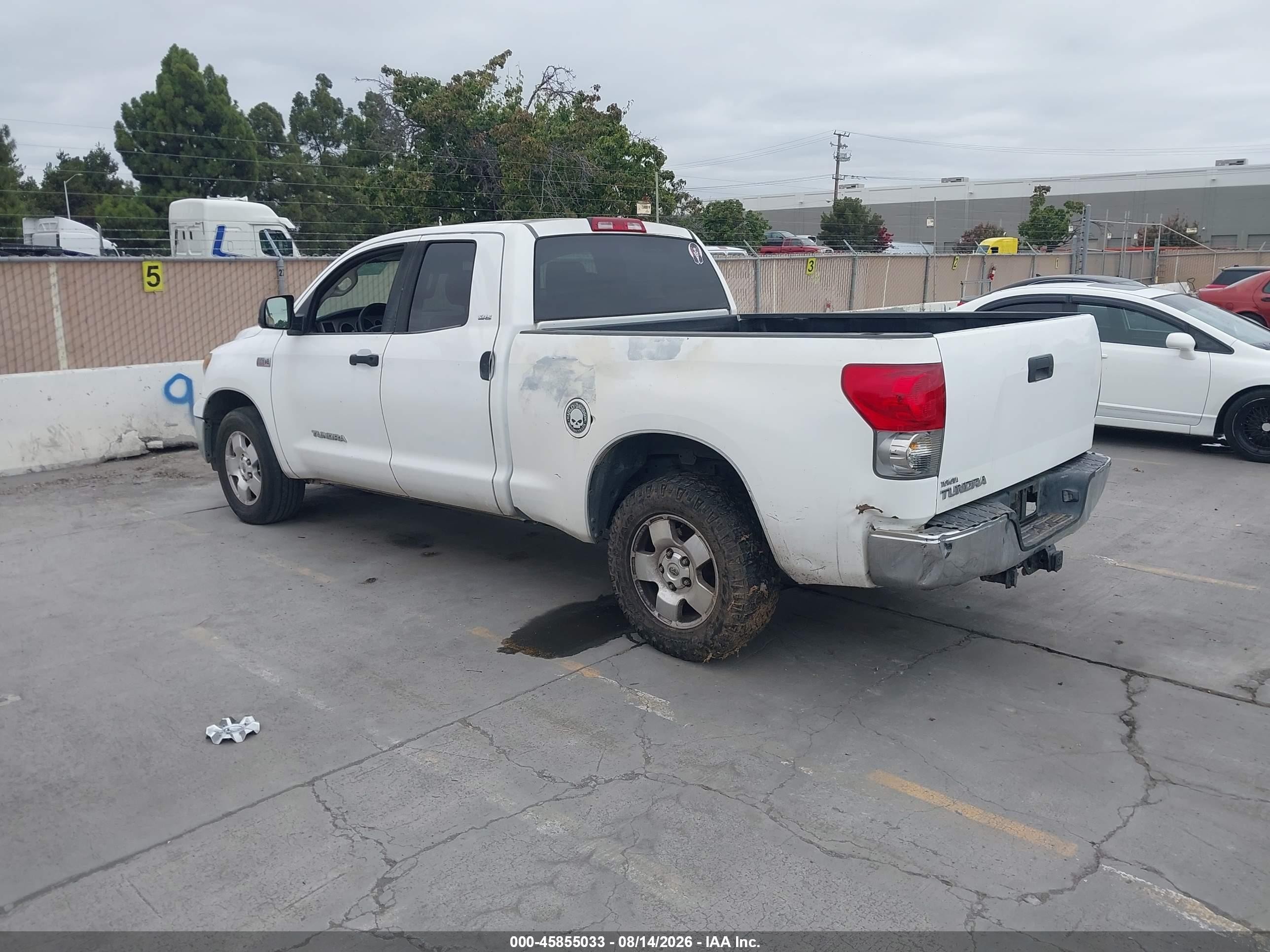 2007 Toyota Tundra Sr5 V8 Белый vin: 5TFRV54107X030478