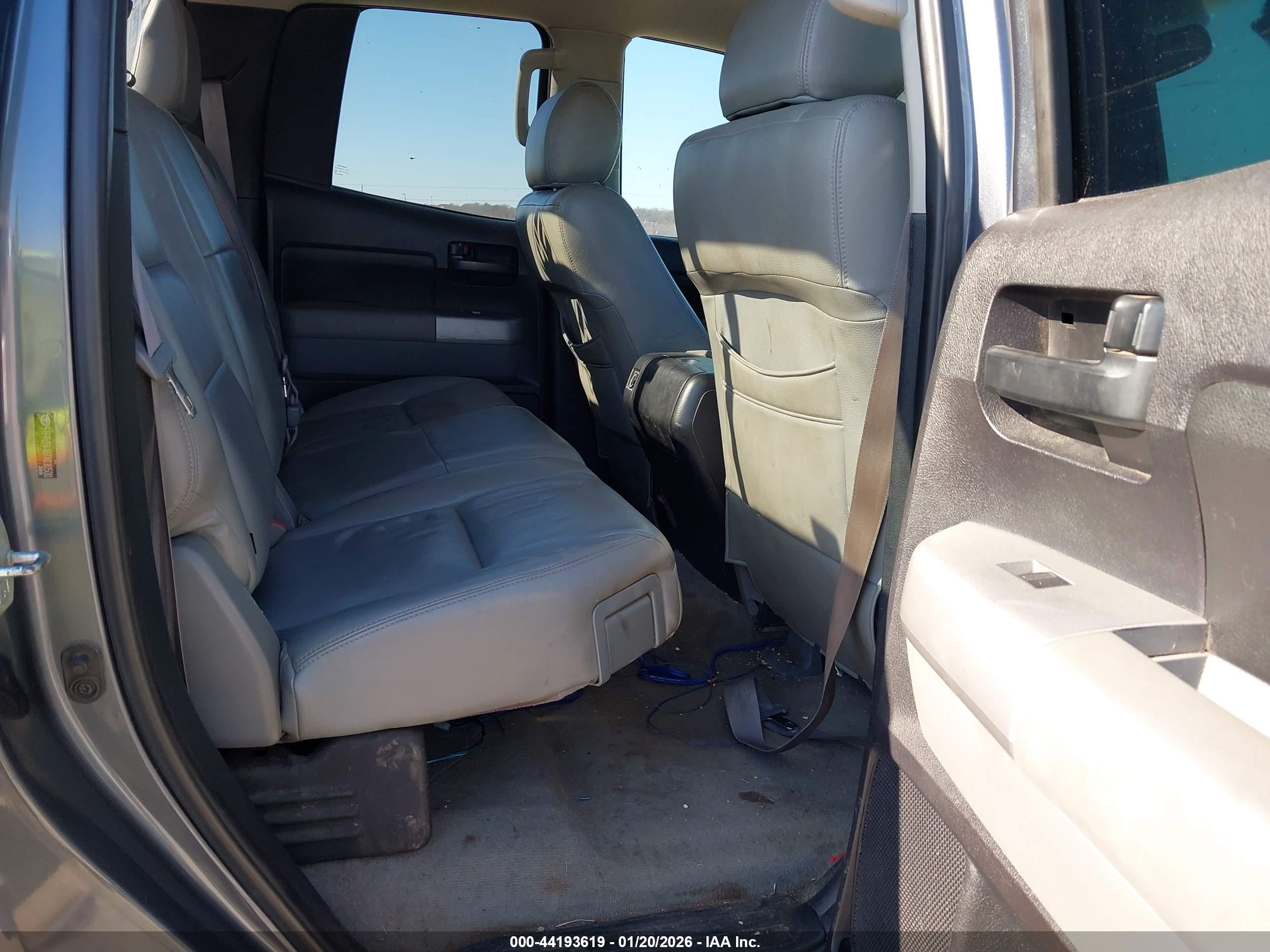 2007 Toyota Tundra Sr5 V8 Gray vin: 5TFRV54107X030500