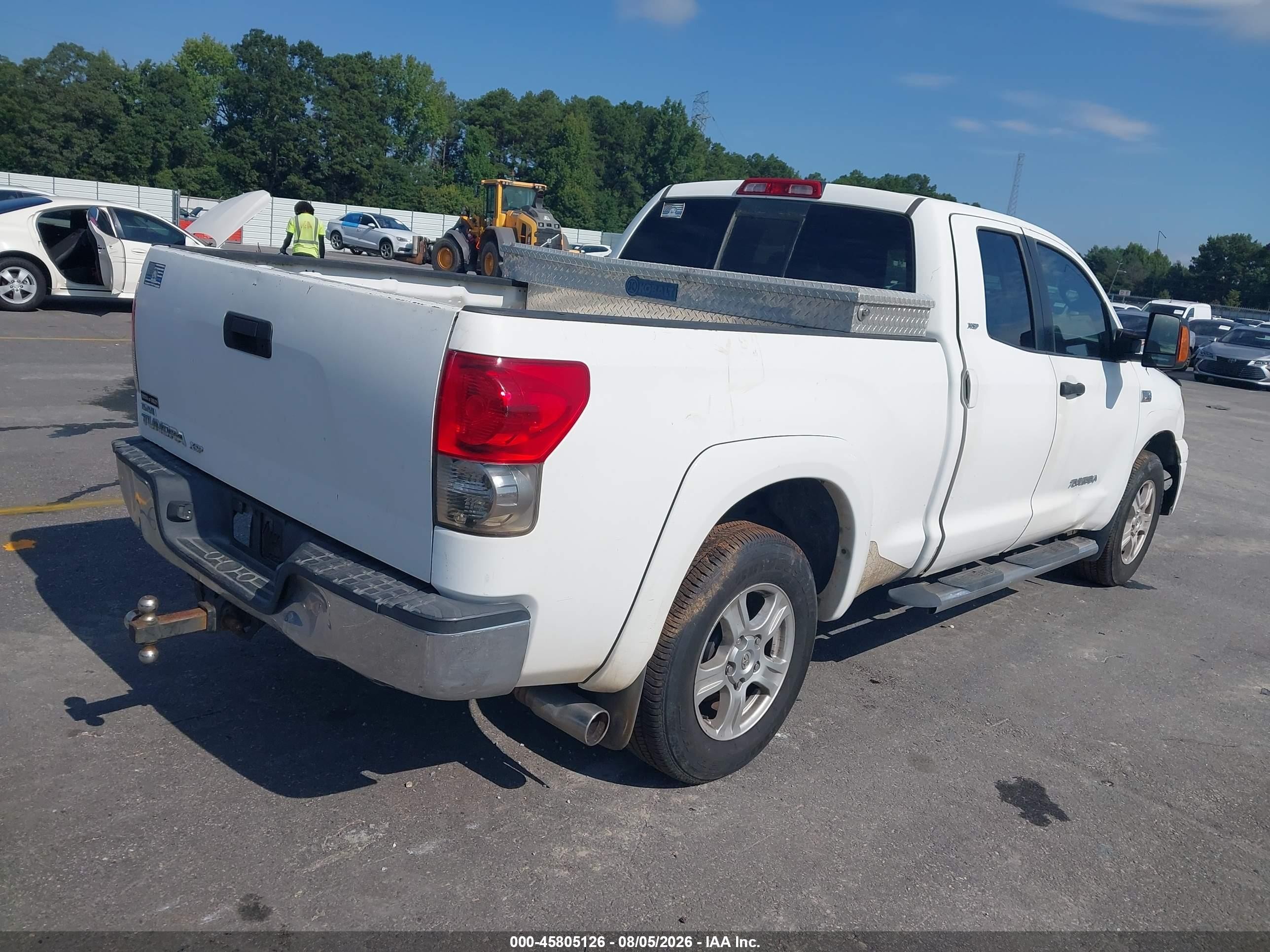 2007 Toyota Tundra Sr5 V8 White vin: 5TFRV54117X013284