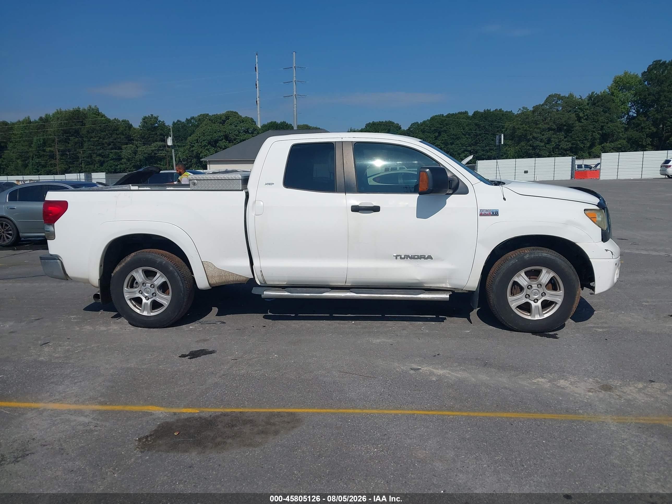 2007 Toyota Tundra Sr5 V8 White vin: 5TFRV54117X013284