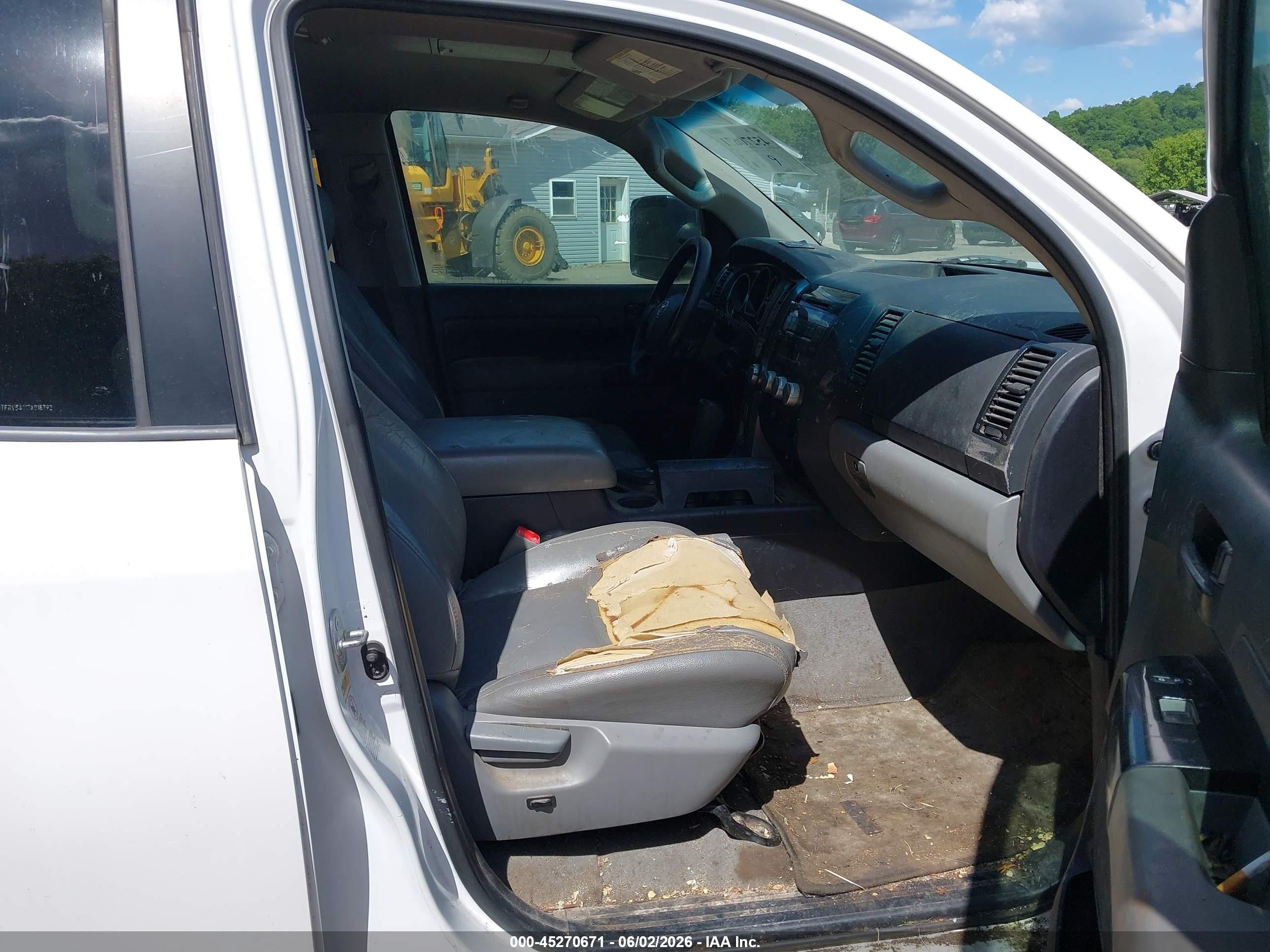 2007 Toyota Tundra Sr5 V8 White vin: 5TFRV54117X018792
