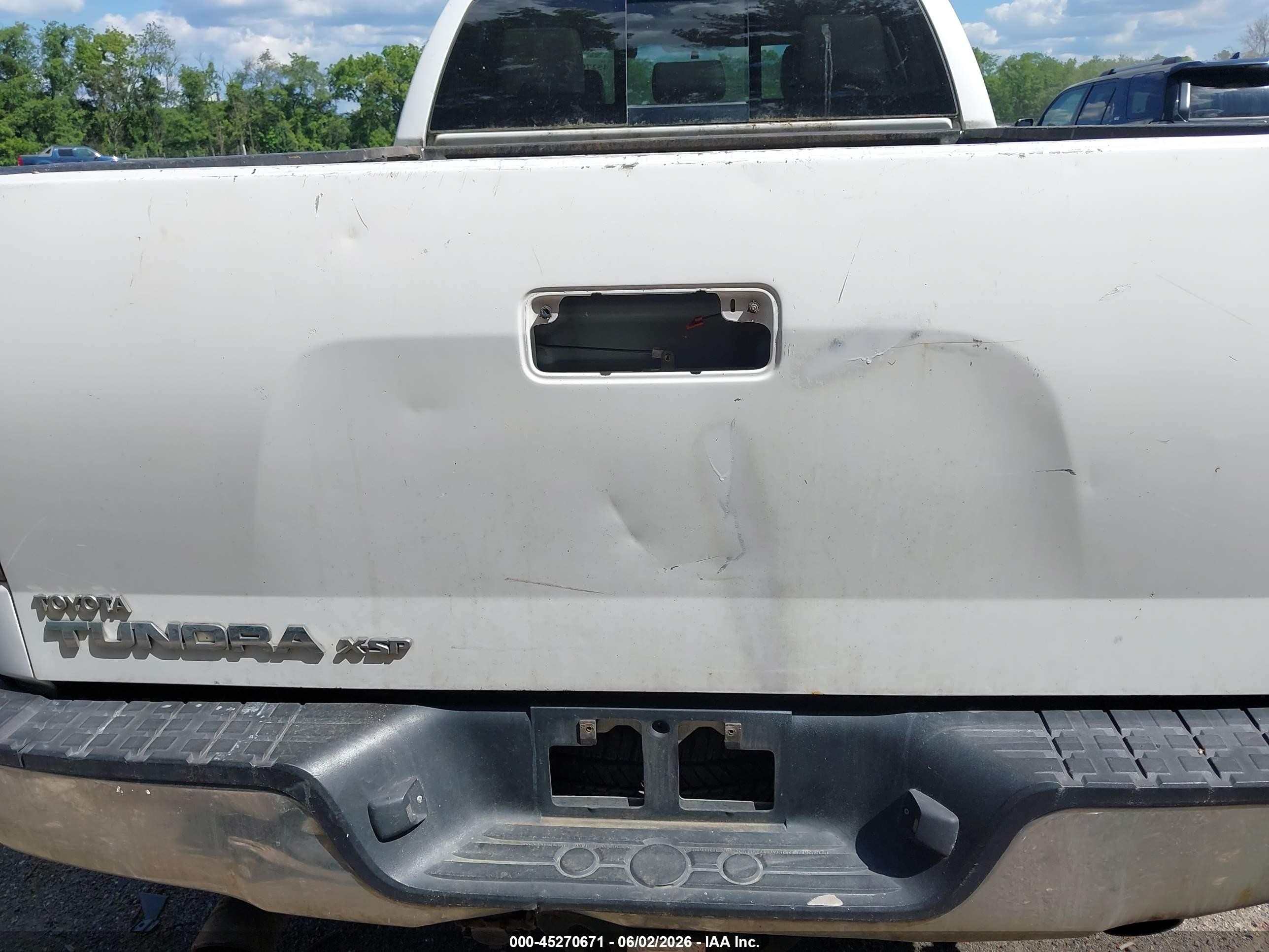 2007 Toyota Tundra Sr5 V8 White vin: 5TFRV54117X018792