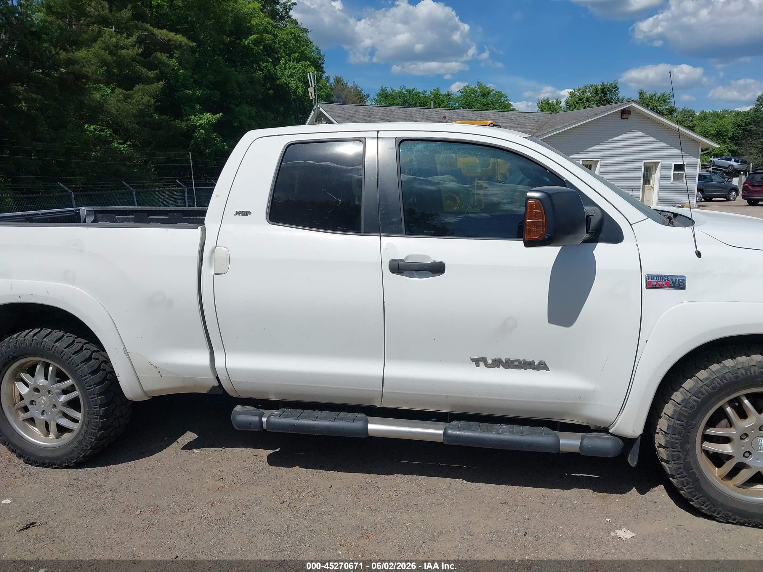 2007 Toyota Tundra Sr5 V8 White vin: 5TFRV54117X018792