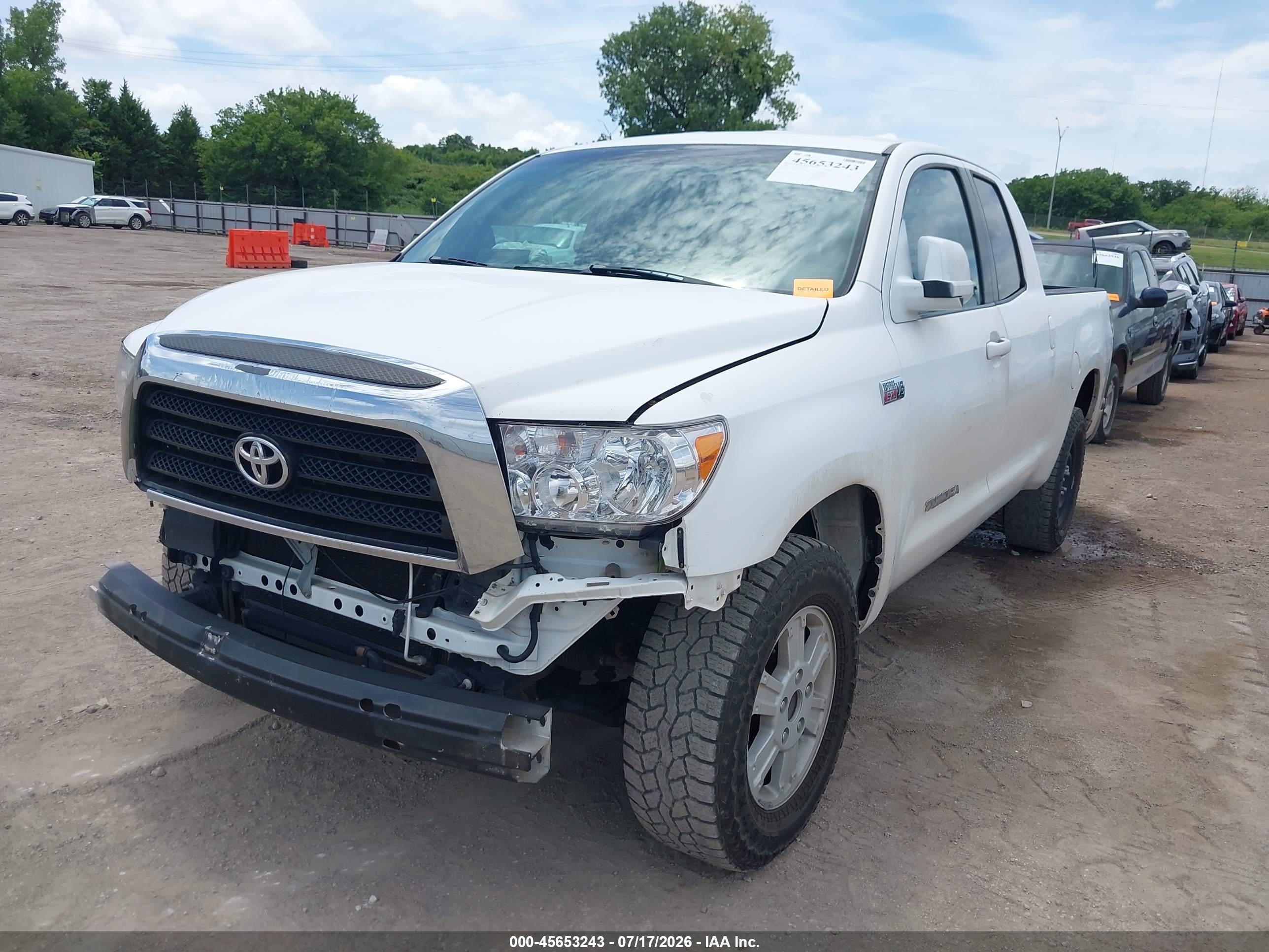 2008 Toyota Tundra Base 5.7l V8 White vin: 5TFRV54128X065279