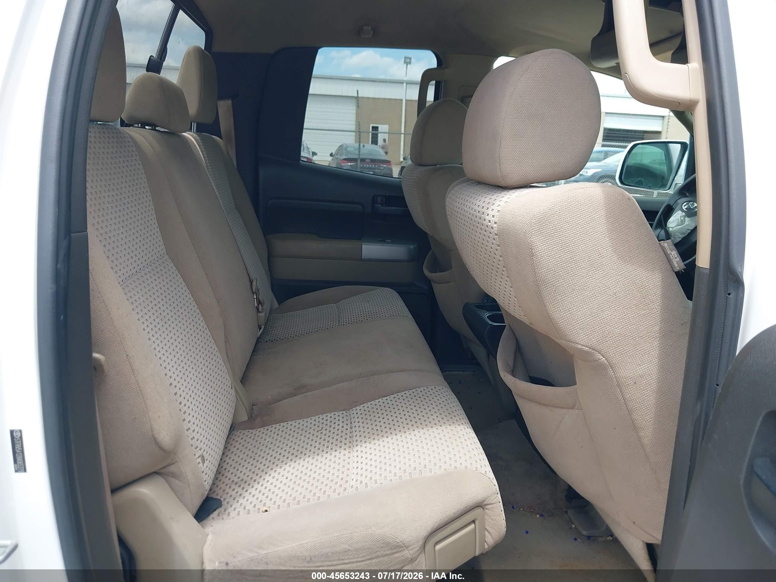 2008 Toyota Tundra Base 5.7l V8 White vin: 5TFRV54128X065279