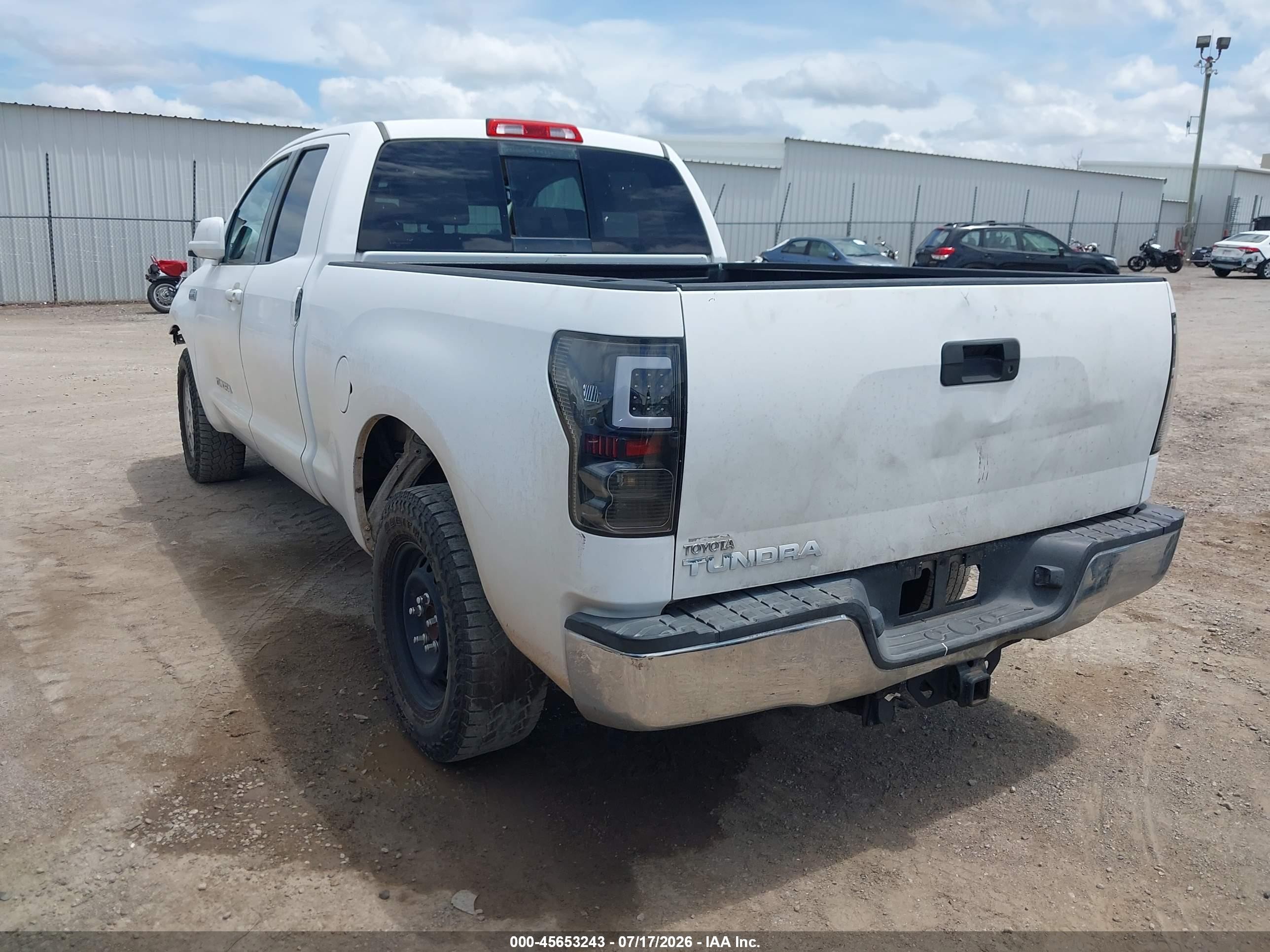2008 Toyota Tundra Base 5.7l V8 White vin: 5TFRV54128X065279