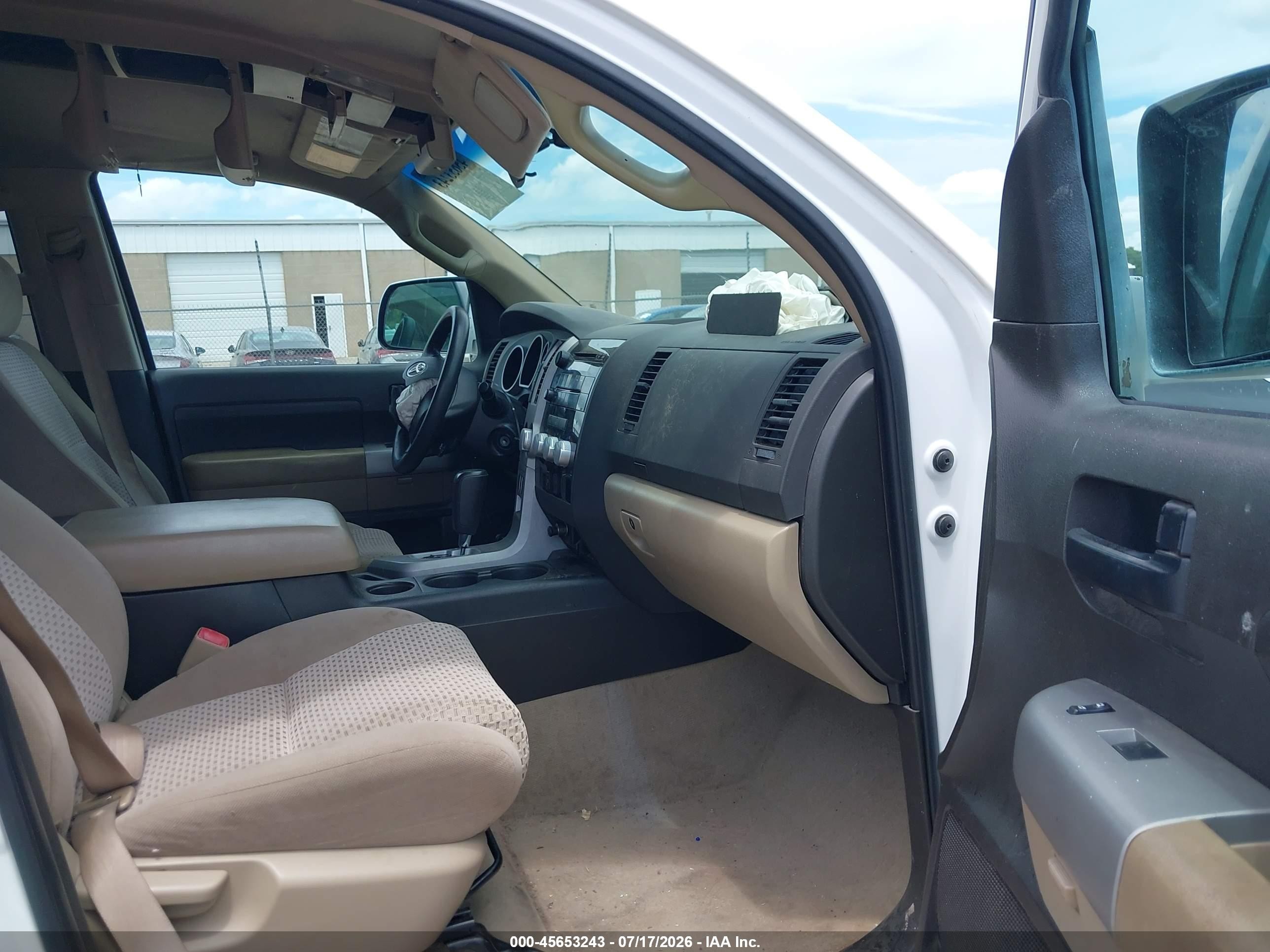 2008 Toyota Tundra Base 5.7l V8 White vin: 5TFRV54128X065279