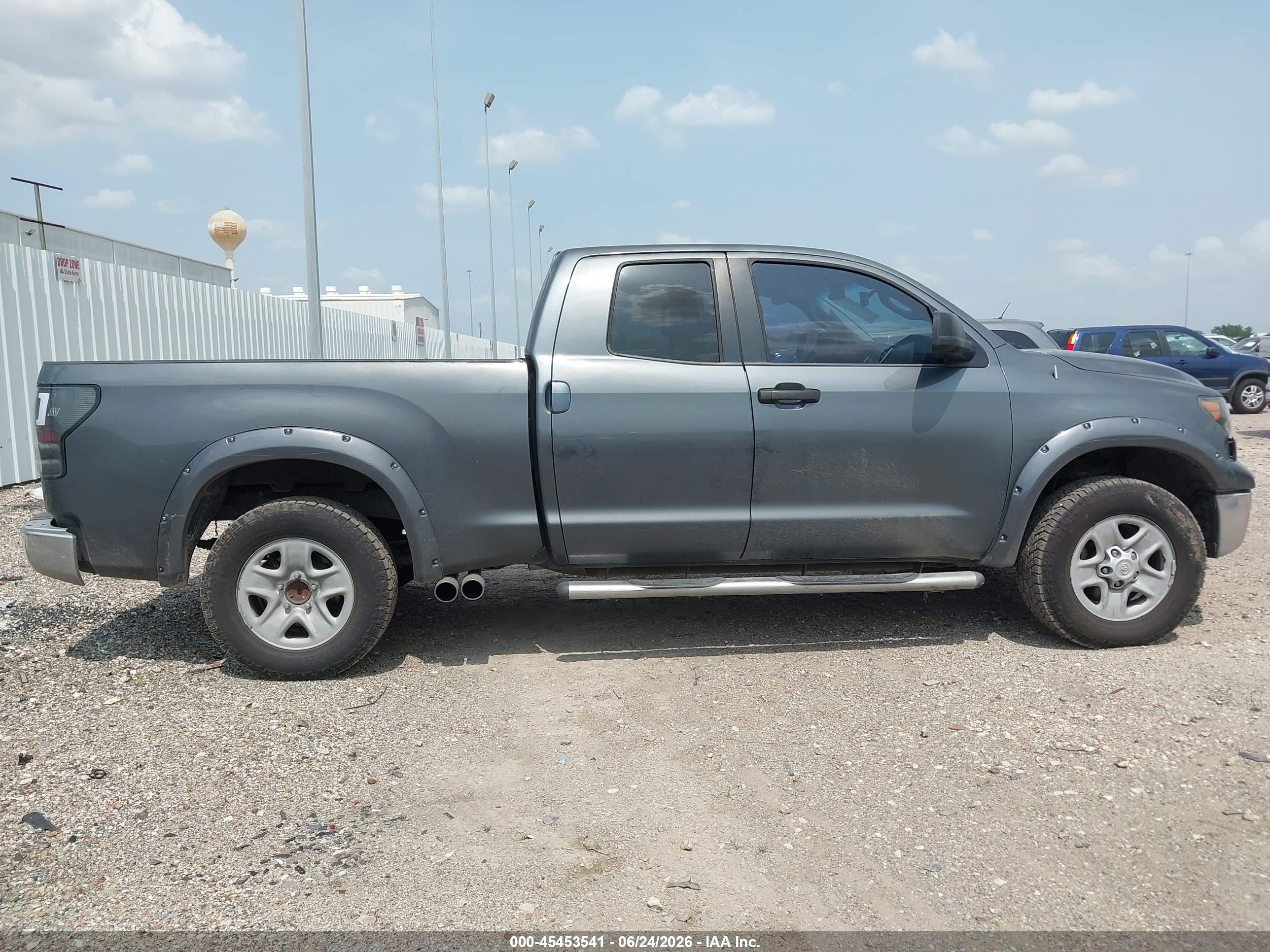 2007 Toyota Tundra Sr5 V8 Gray vin: 5TFRV54137X009950
