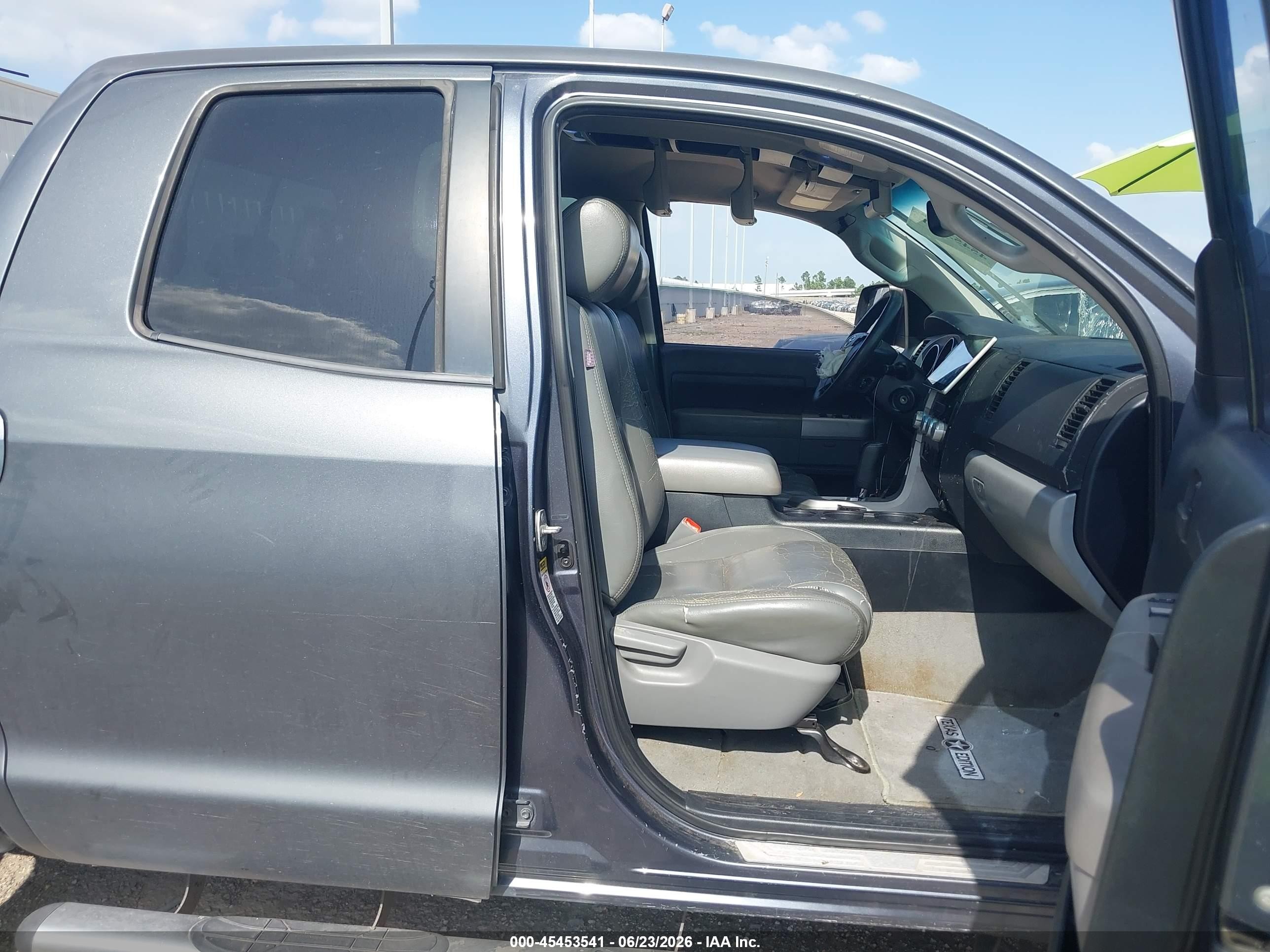 2007 Toyota Tundra Sr5 V8 Gray vin: 5TFRV54137X009950