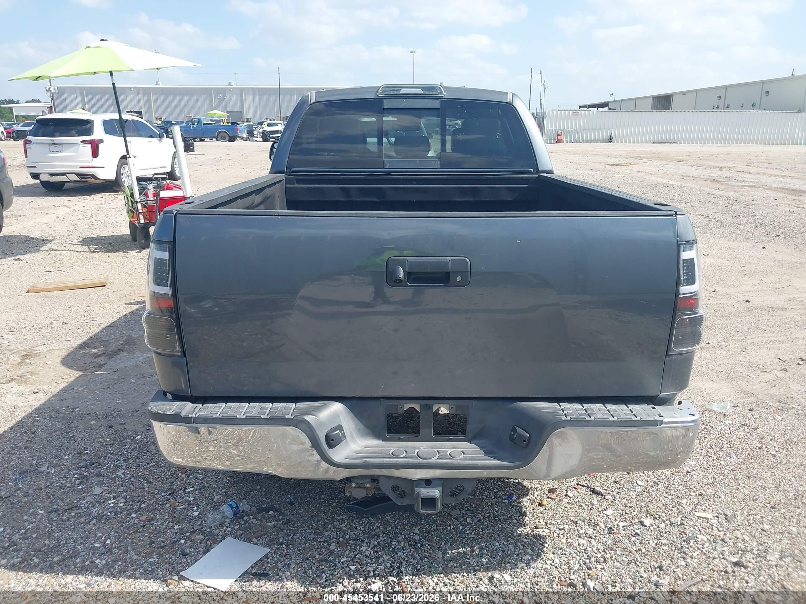 2007 Toyota Tundra Sr5 V8 Gray vin: 5TFRV54137X009950