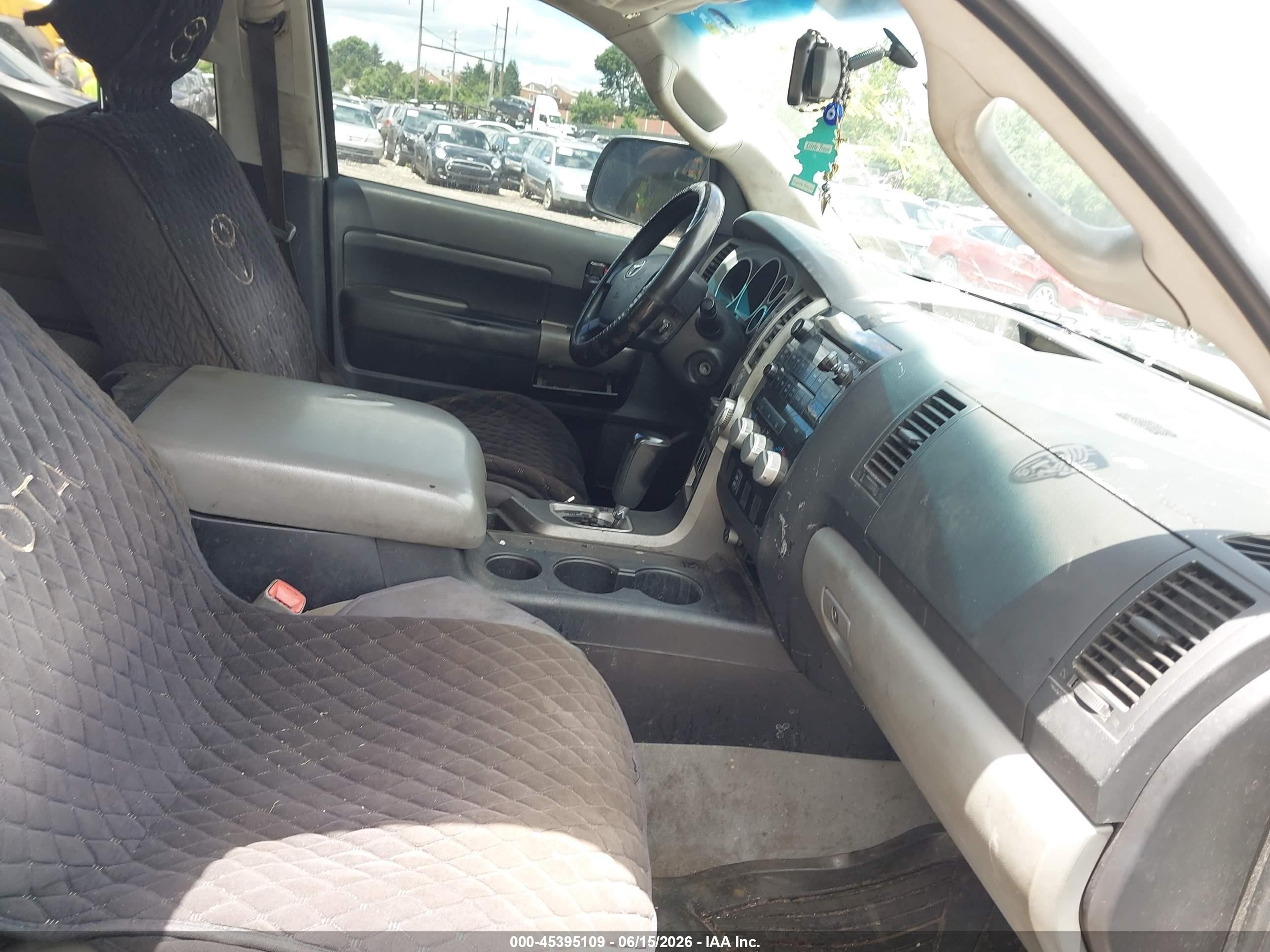 2007 Toyota Tundra Sr5 V8 White vin: 5TFRV54137X018132