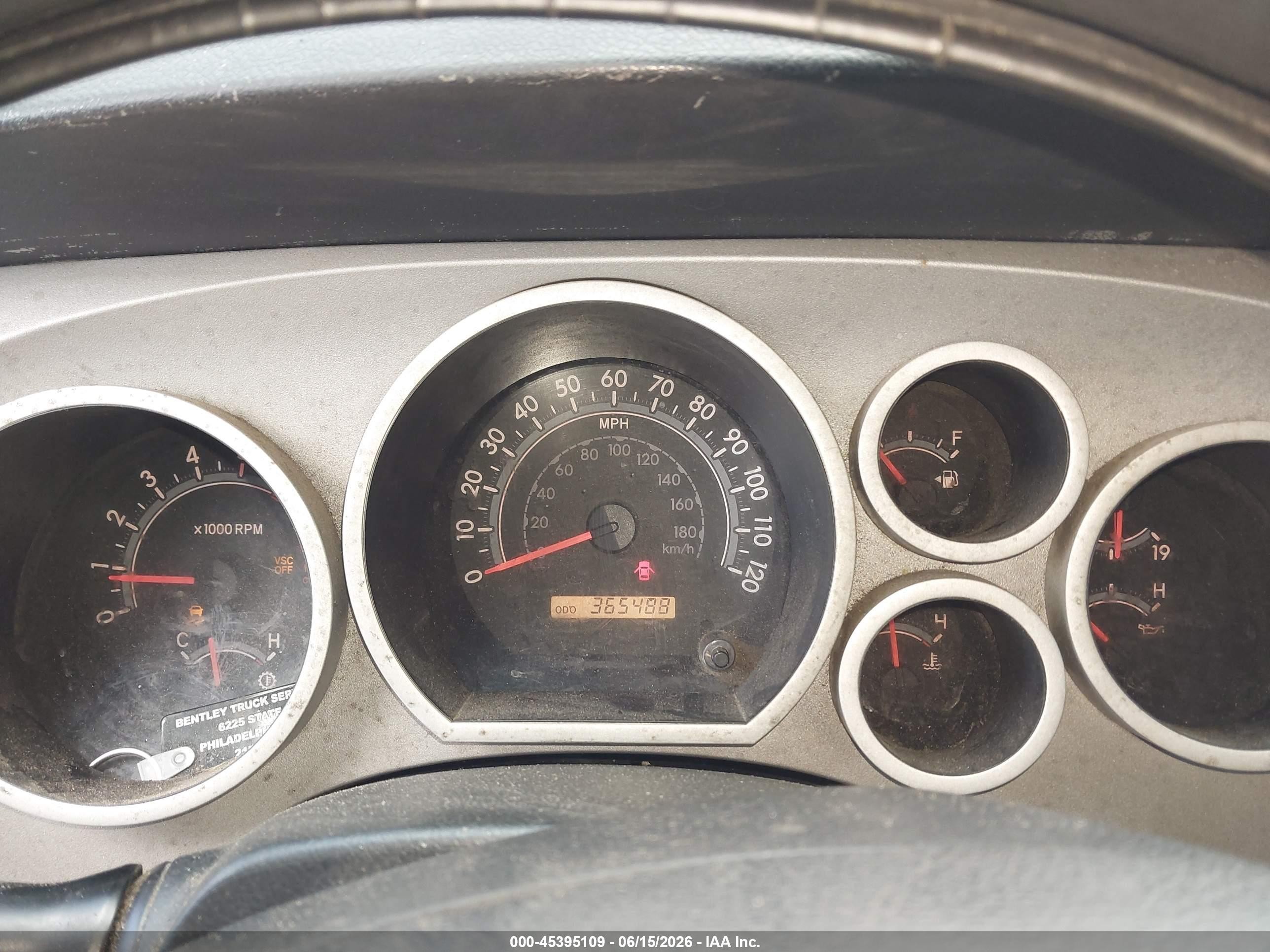 2007 Toyota Tundra Sr5 V8 White vin: 5TFRV54137X018132