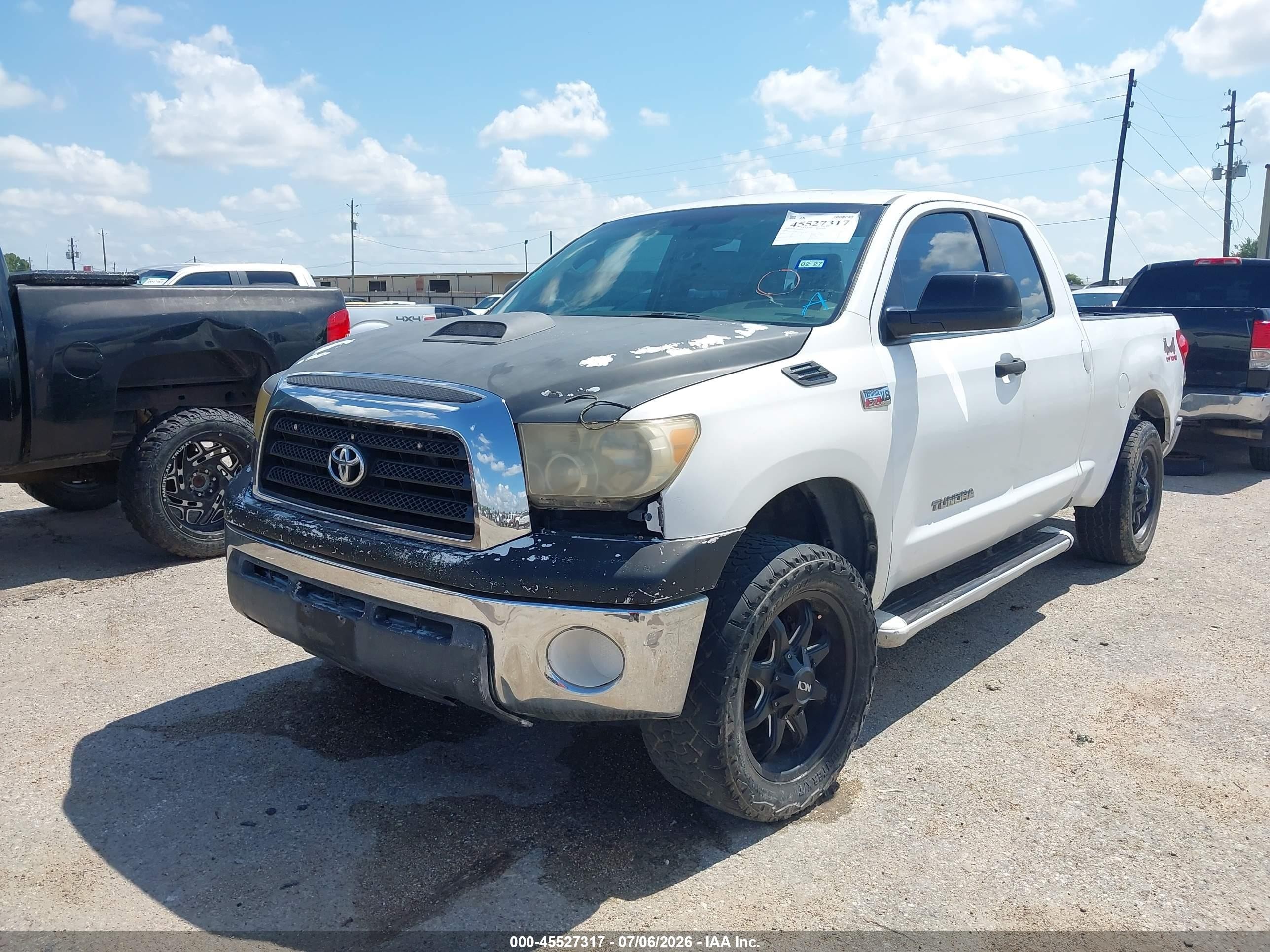2008 Toyota Tundra Base 5.7l V8 White vin: 5TFRV54138X040567