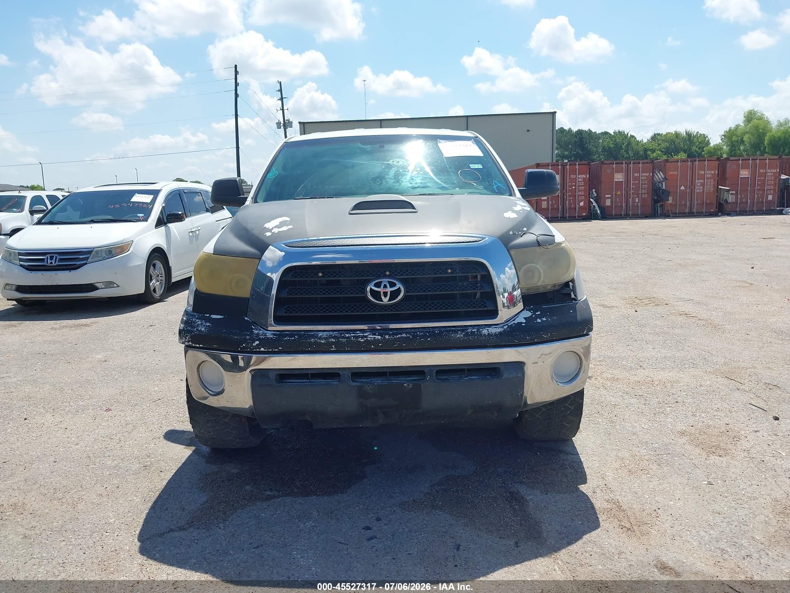 2008 Toyota Tundra Base 5.7l V8 White vin: 5TFRV54138X040567