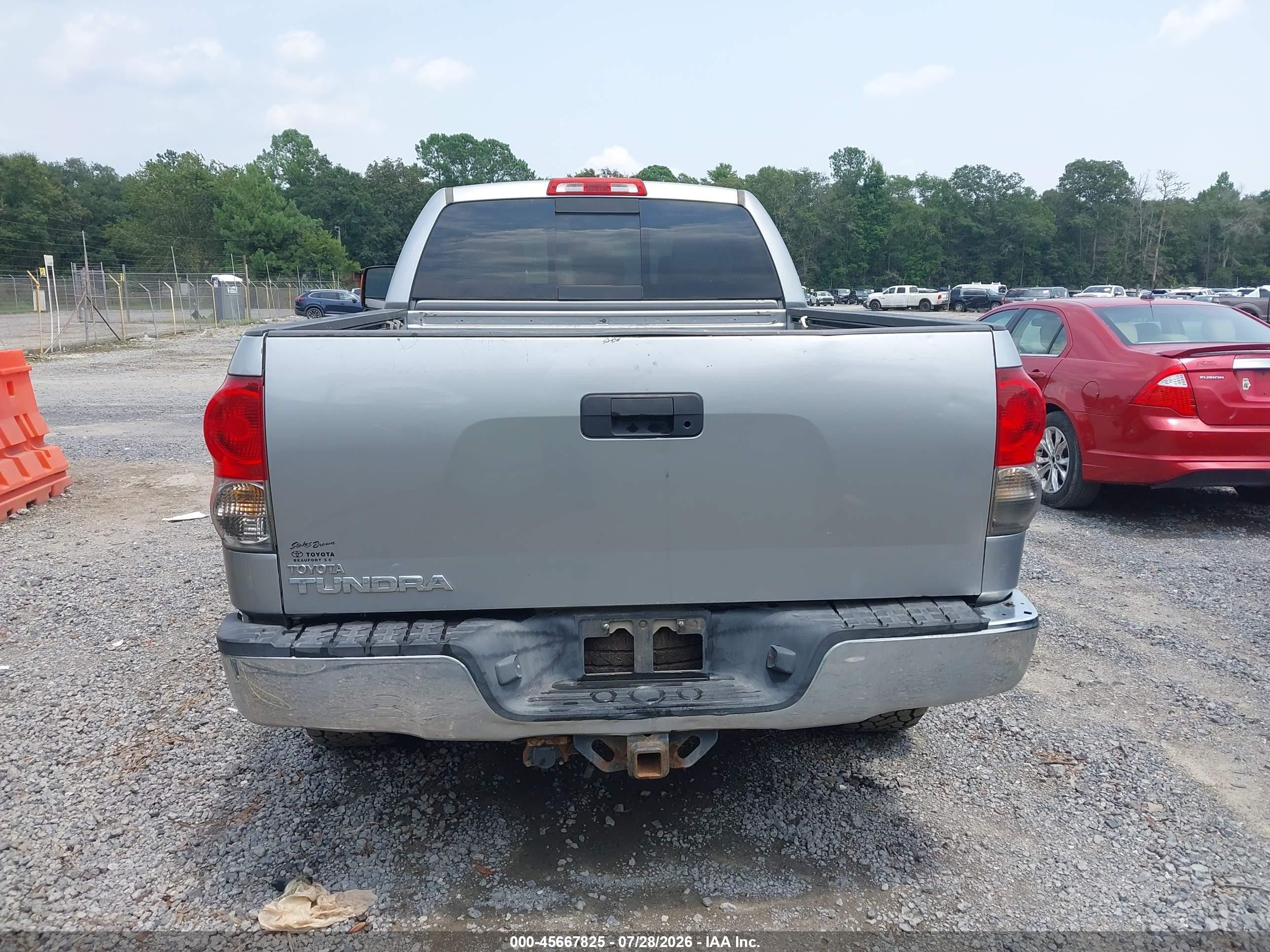 2008 Toyota Tundra Sr5 5.7l V8 Silver vin: 5TFRV54138X068739