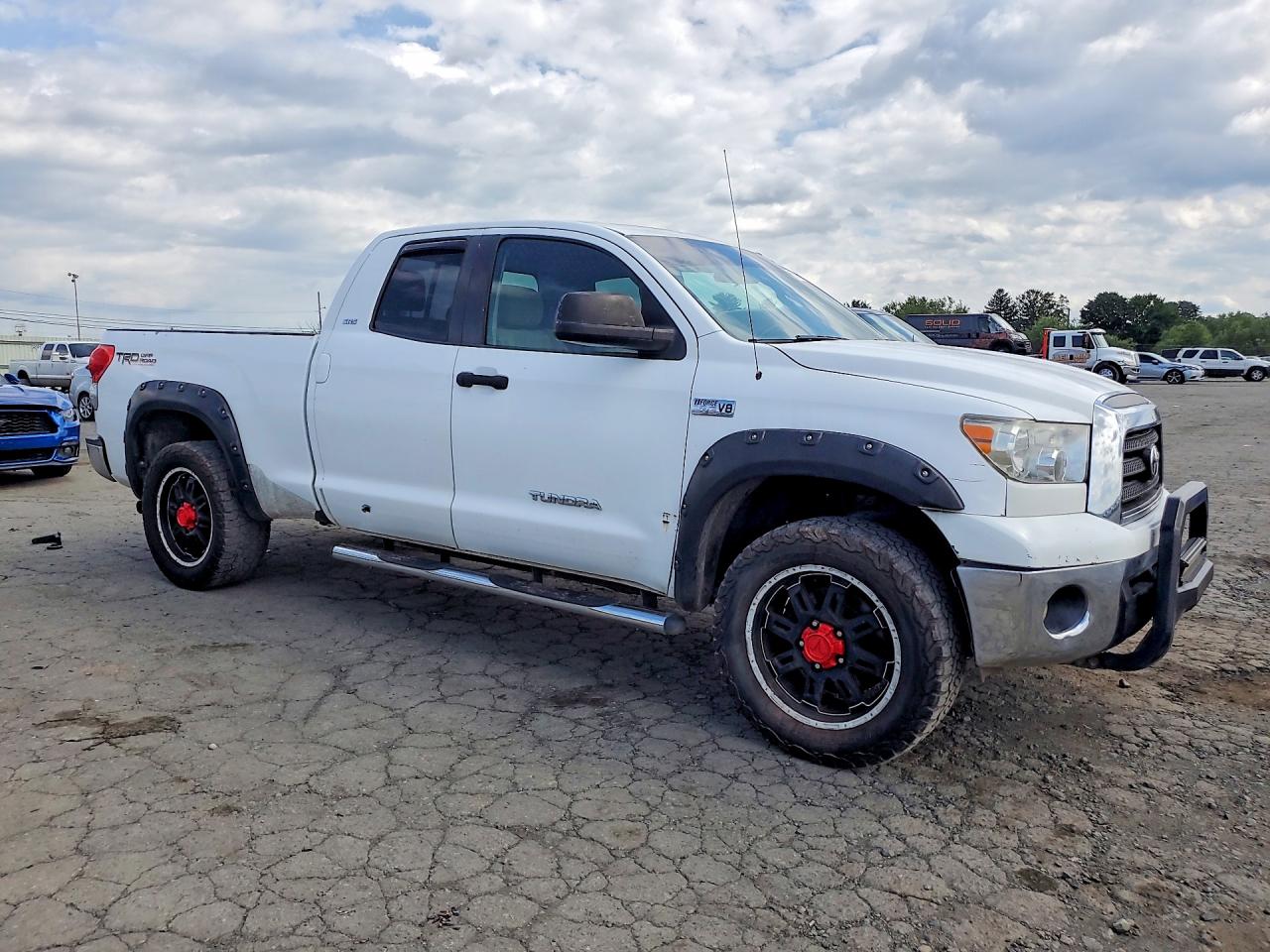 2009 Toyota Tundra Sr5 White vin: 5TFRV54139X072369