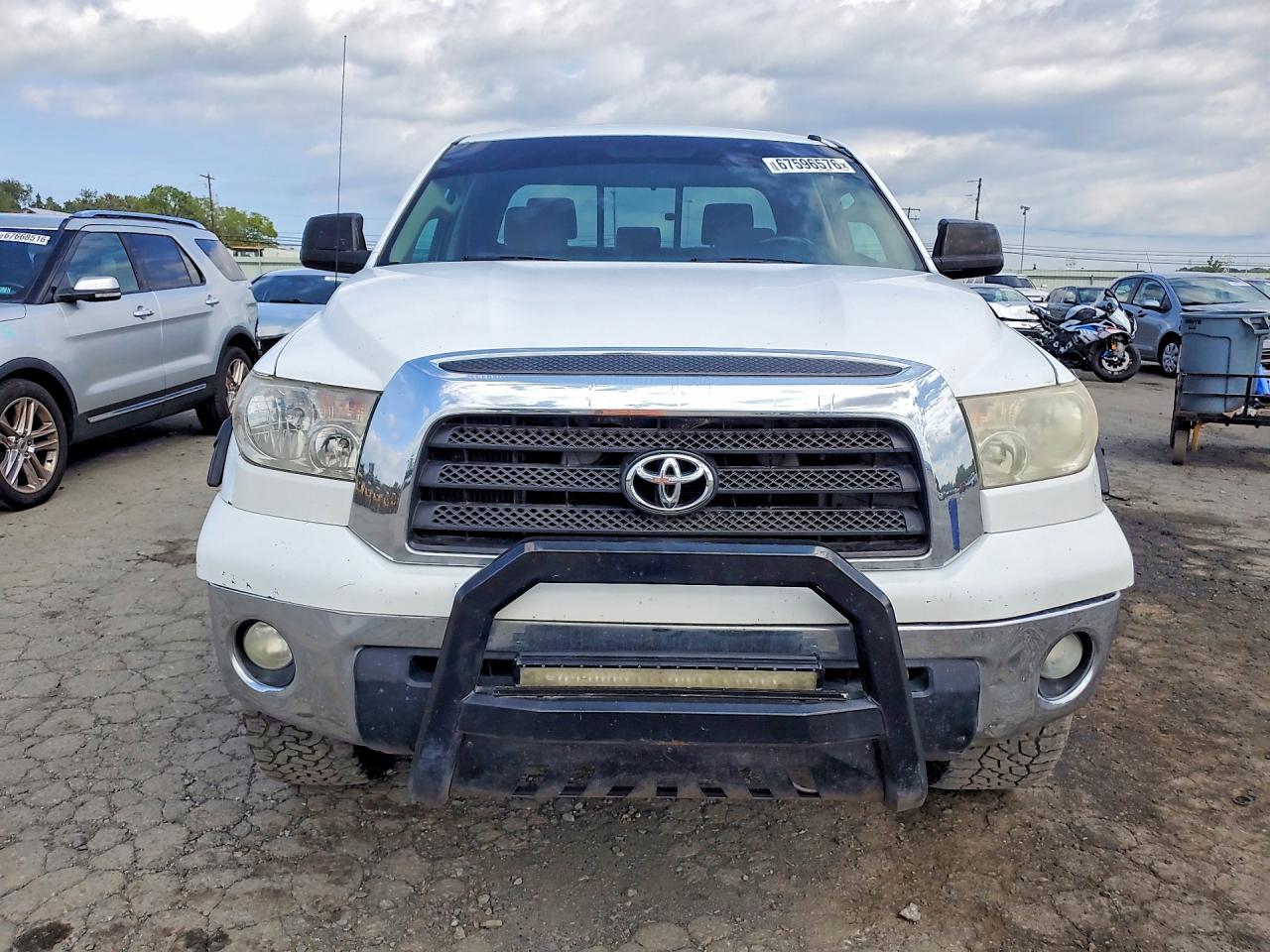 2009 Toyota Tundra Sr5 White vin: 5TFRV54139X072369