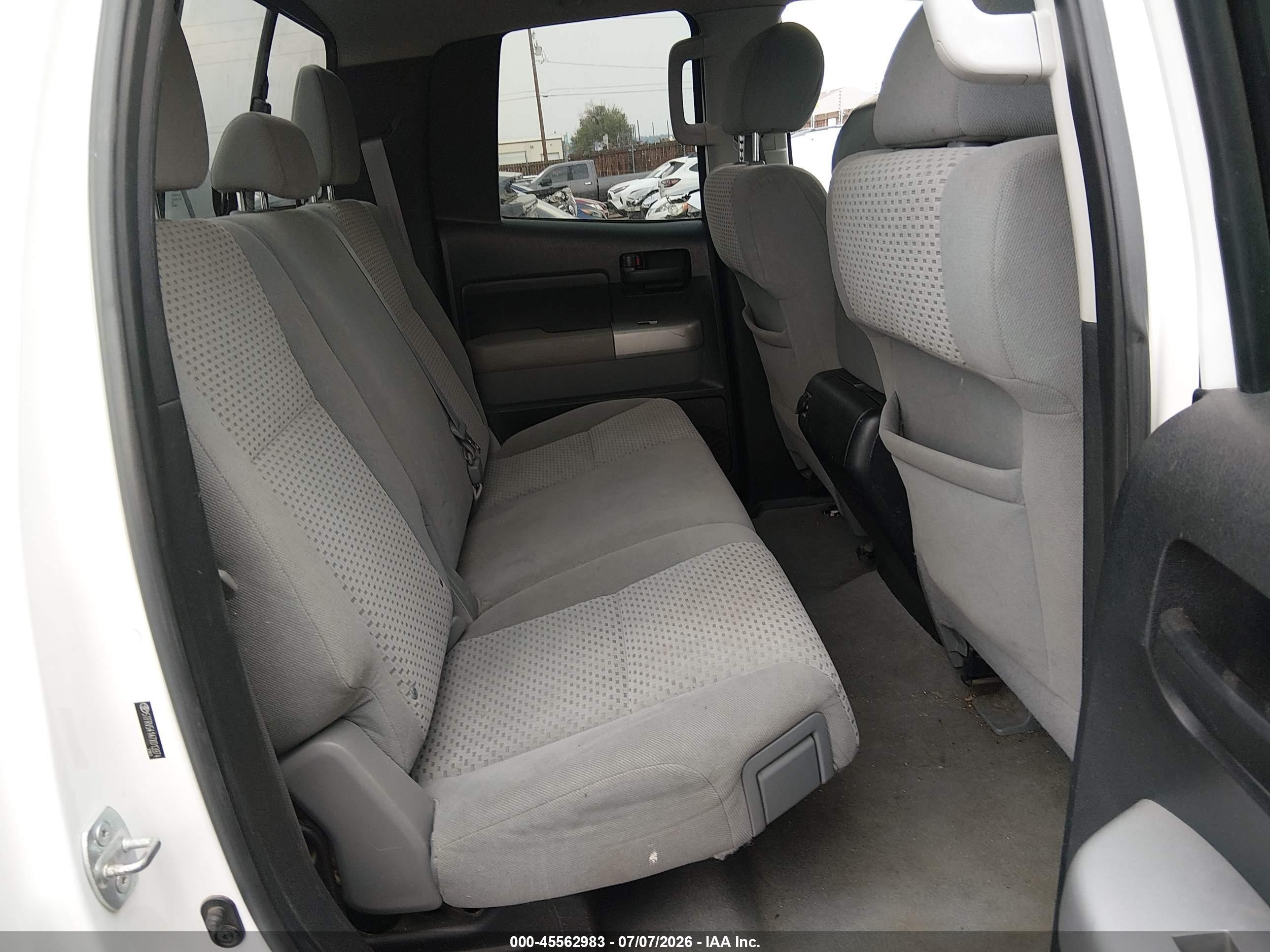 2007 Toyota Tundra Sr5 V8 White vin: 5TFRV54147X013974