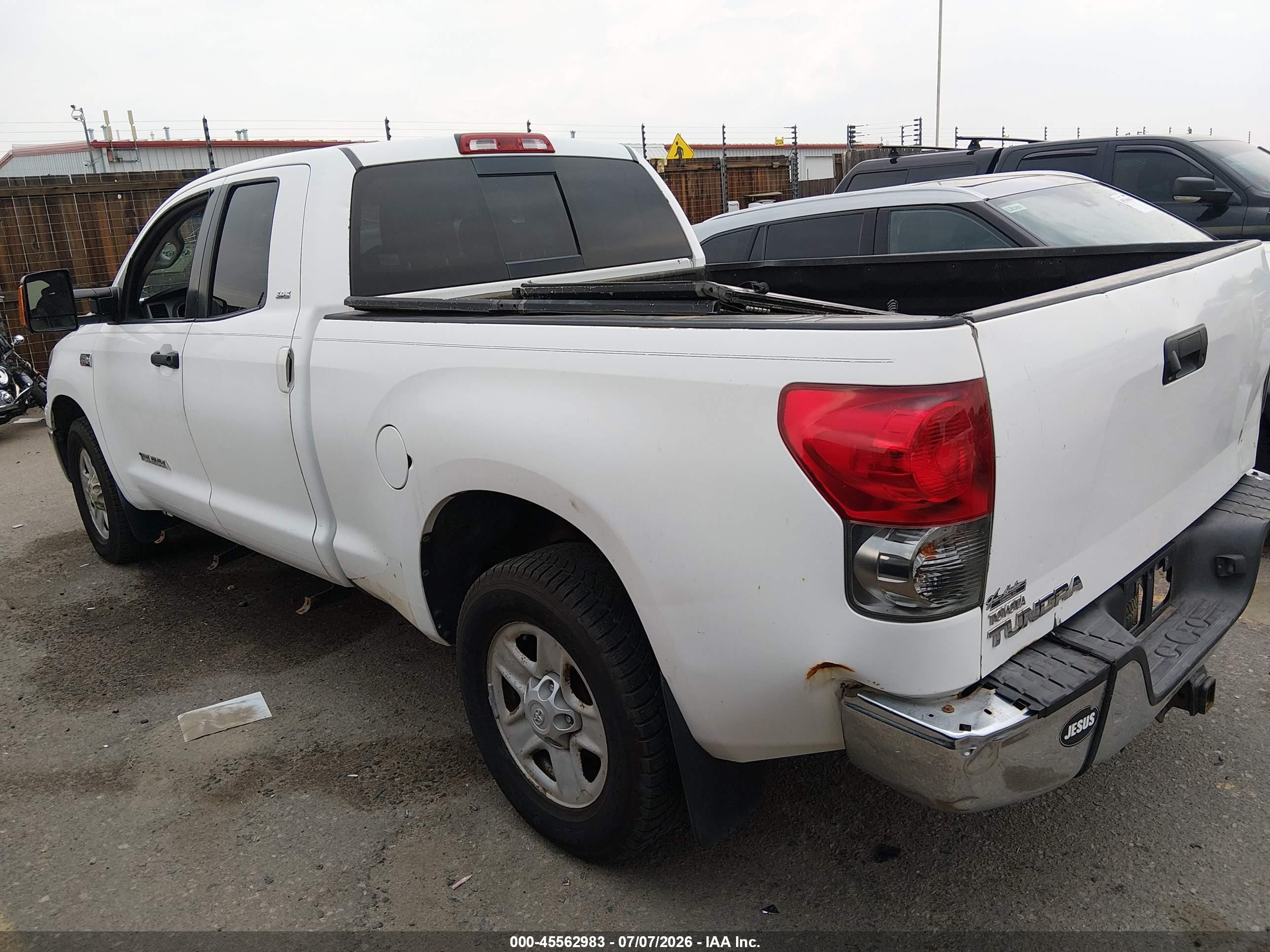2007 Toyota Tundra Sr5 V8 White vin: 5TFRV54147X013974