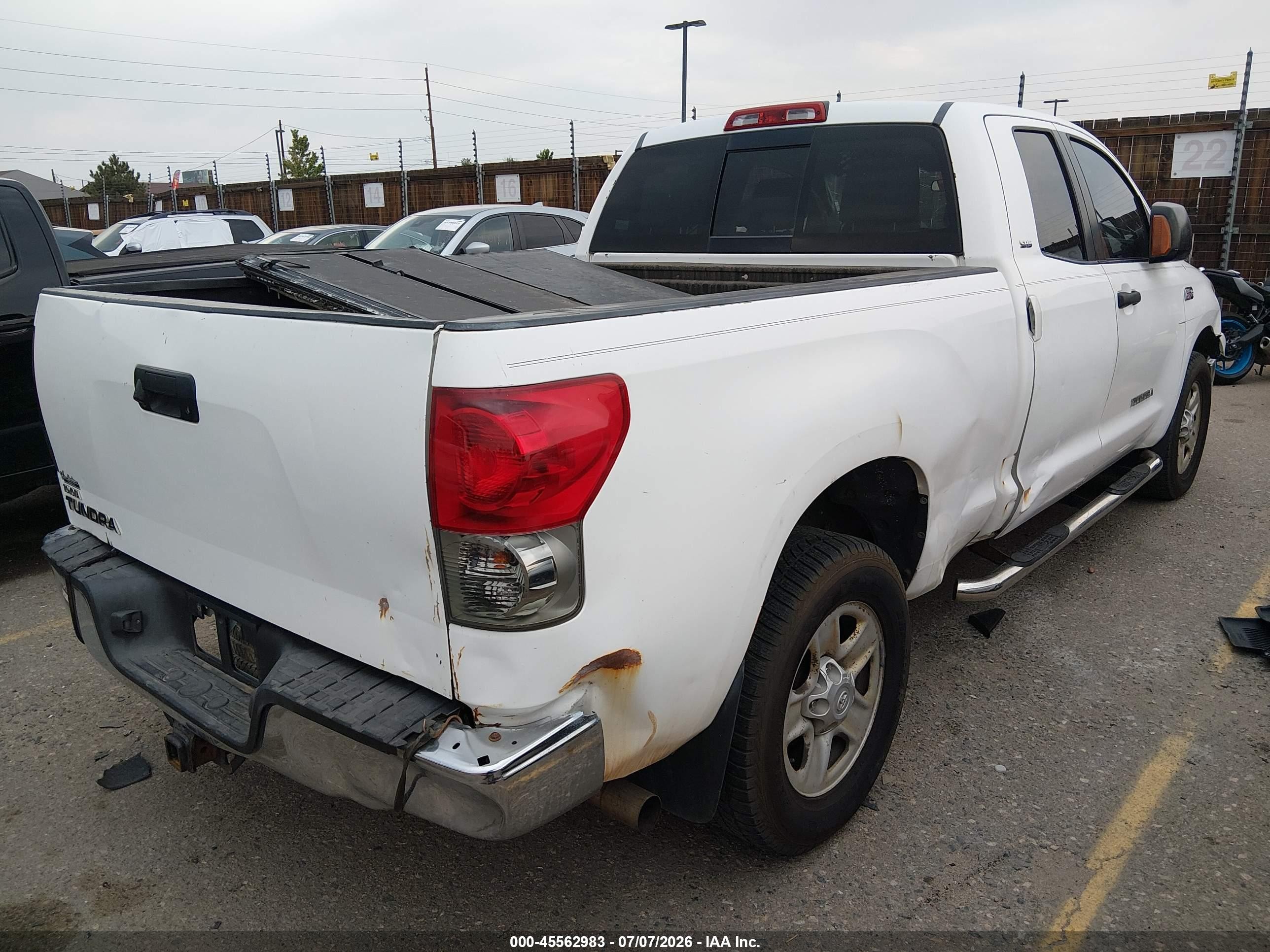 2007 Toyota Tundra Sr5 V8 White vin: 5TFRV54147X013974