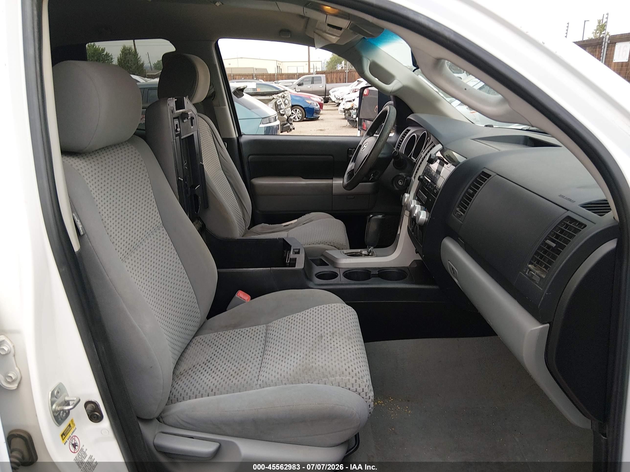 2007 Toyota Tundra Sr5 V8 White vin: 5TFRV54147X013974