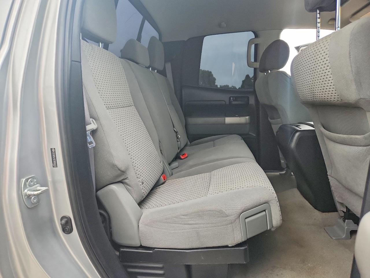 2007 Toyota Tundra Double Cab Sr5 Silver vin: 5TFRV54157X004037