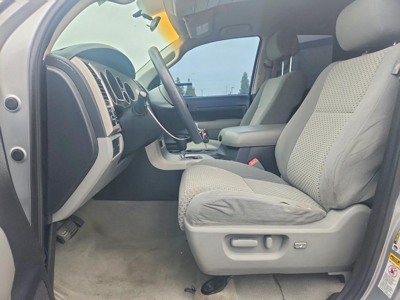 2007 Toyota Tundra Double Cab Sr5 Silver vin: 5TFRV54157X004037