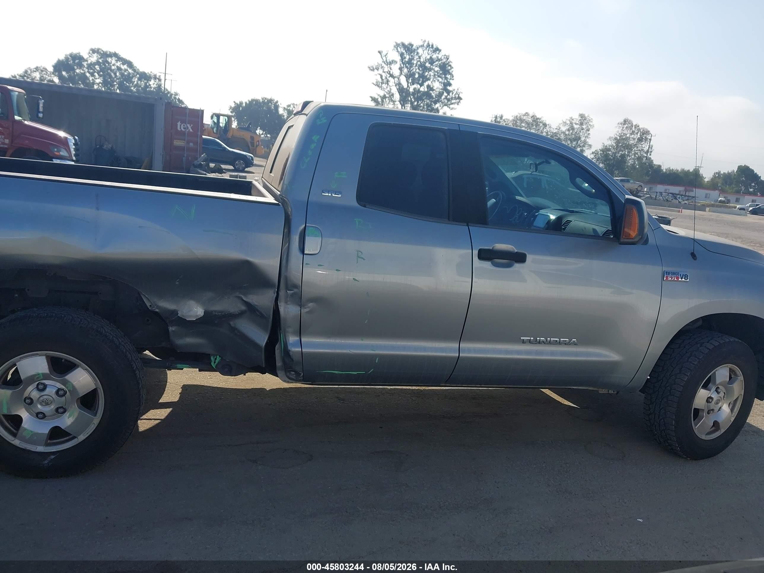 2007 Toyota Tundra Sr5 V8 Silver vin: 5TFRV54157X012624