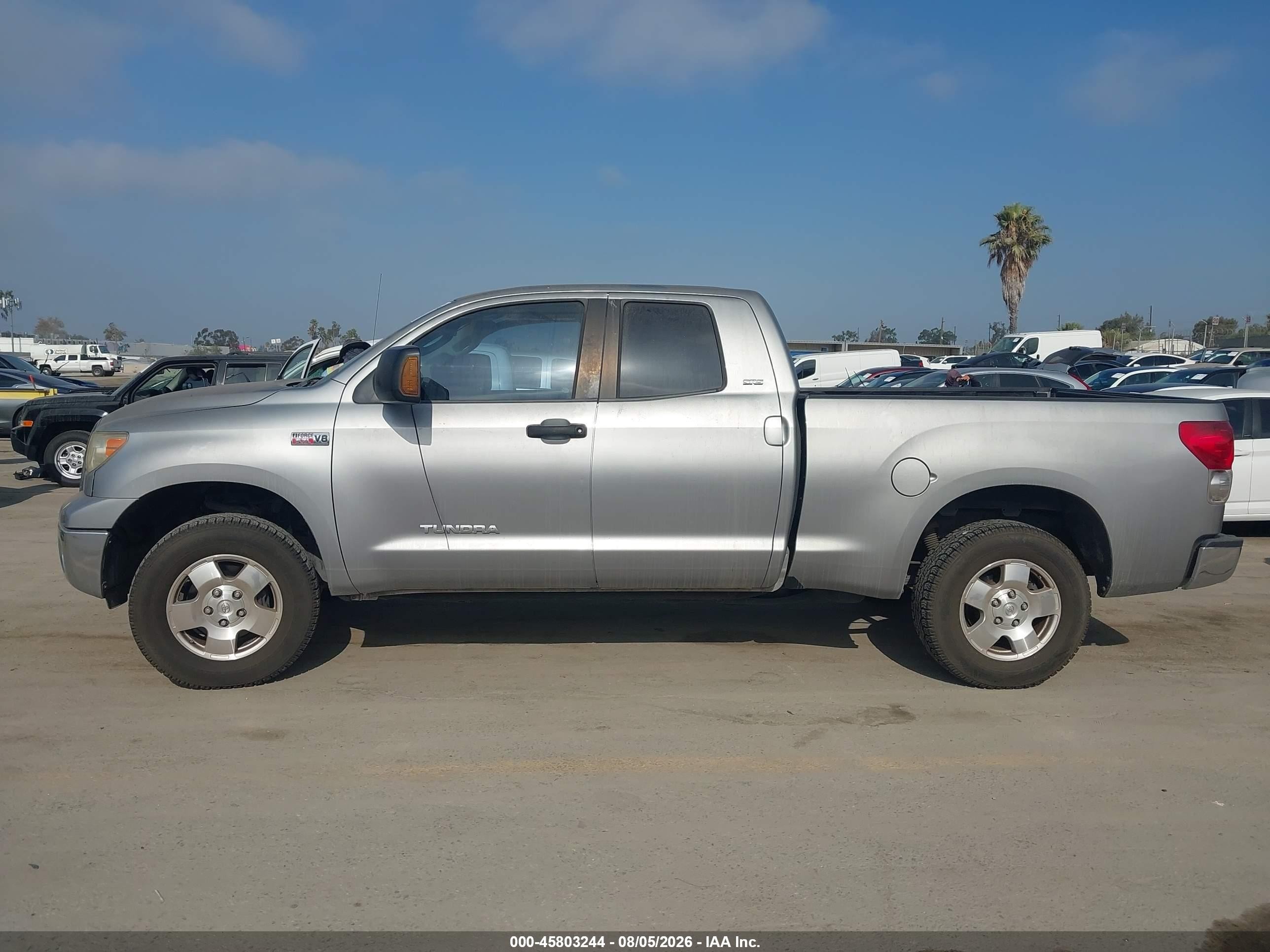 2007 Toyota Tundra Sr5 V8 Silver vin: 5TFRV54157X012624