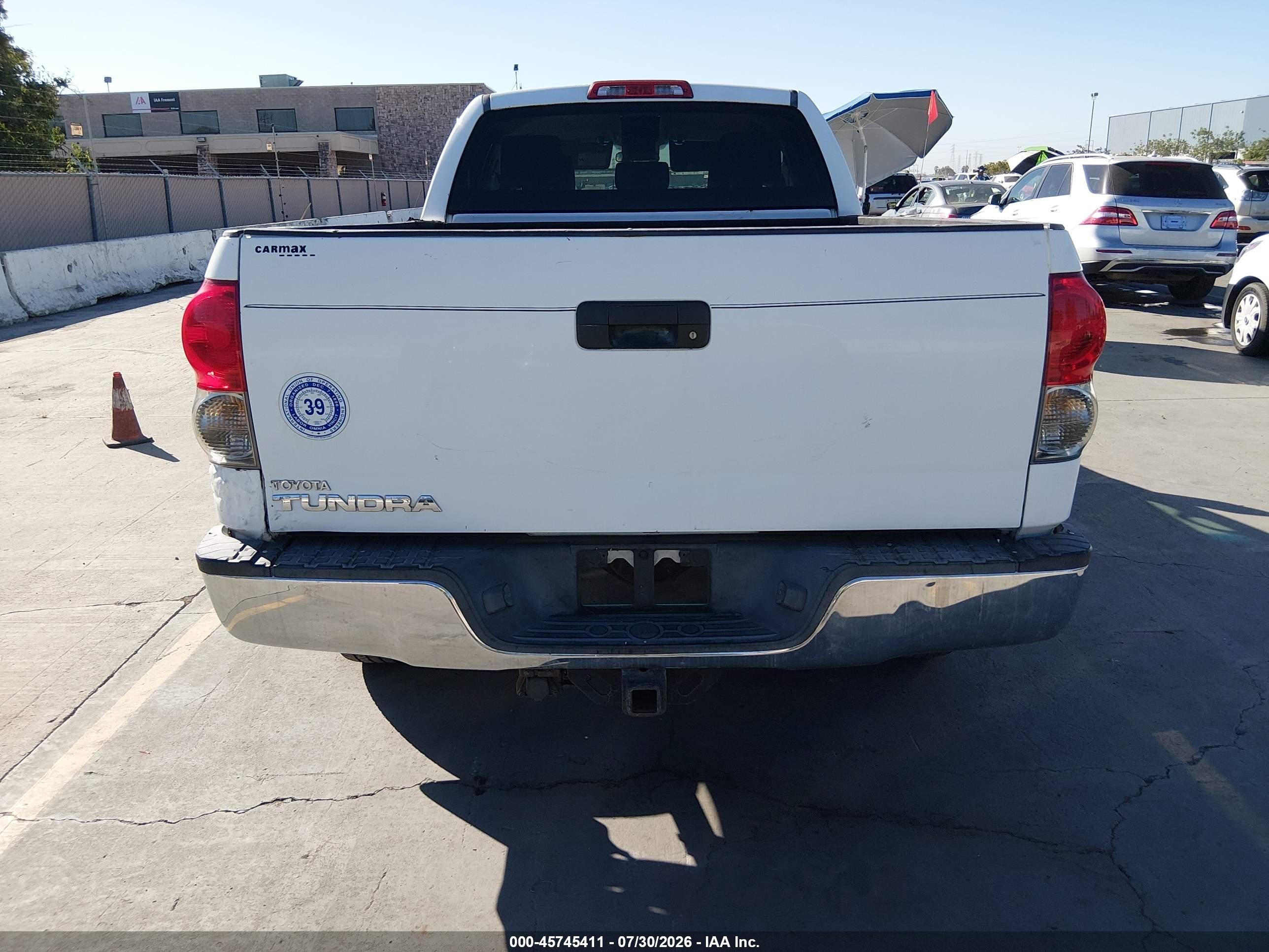 2008 Toyota Tundra Sr5 5.7l V8 Белый vin: 5TFRV54158X033331