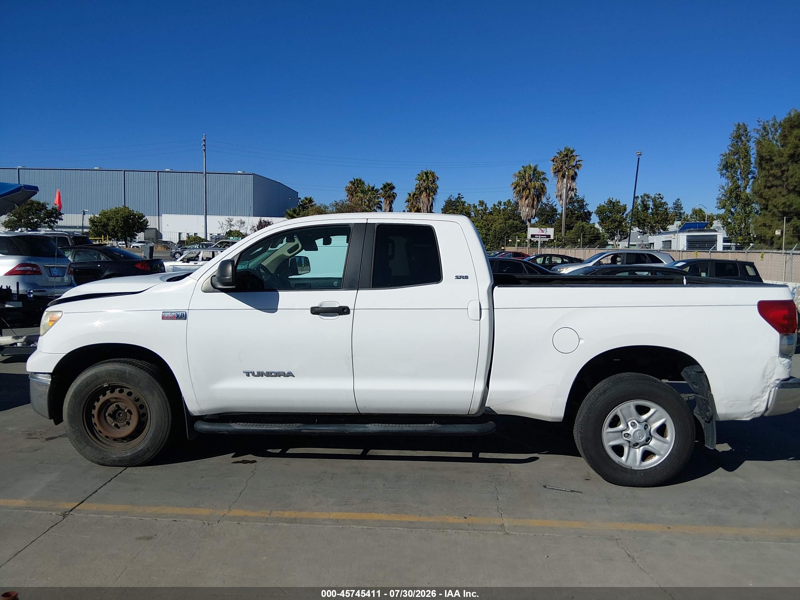 2008 Toyota Tundra Sr5 5.7l V8 Белый vin: 5TFRV54158X033331