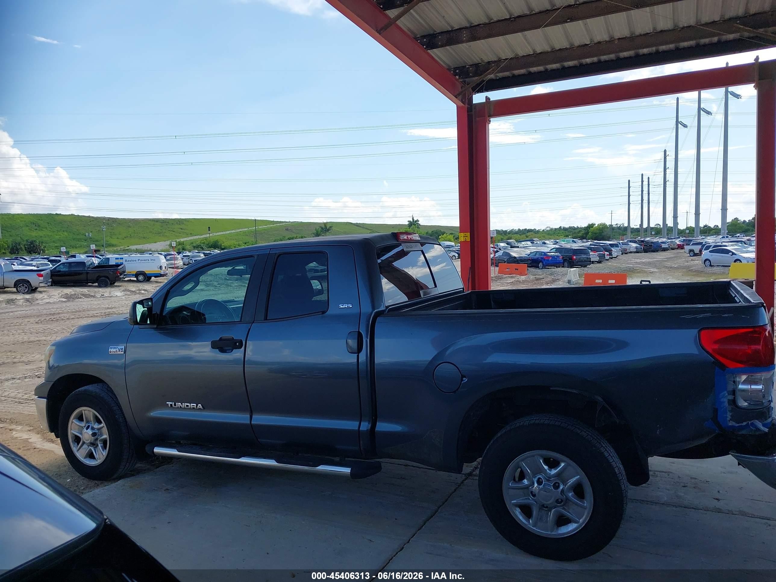 2008 Toyota Tundra Sr5 5.7l V8 Серый vin: 5TFRV54158X034754