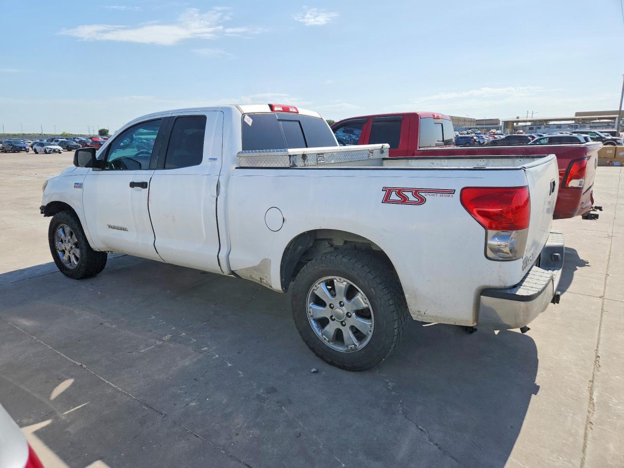 2008 Toyota Tundra Sr5 White vin: 5TFRV54158X035287