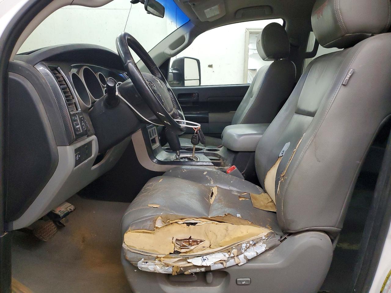 2007 Toyota Tundra Sr5 Белый vin: 5TFRV54167X024992