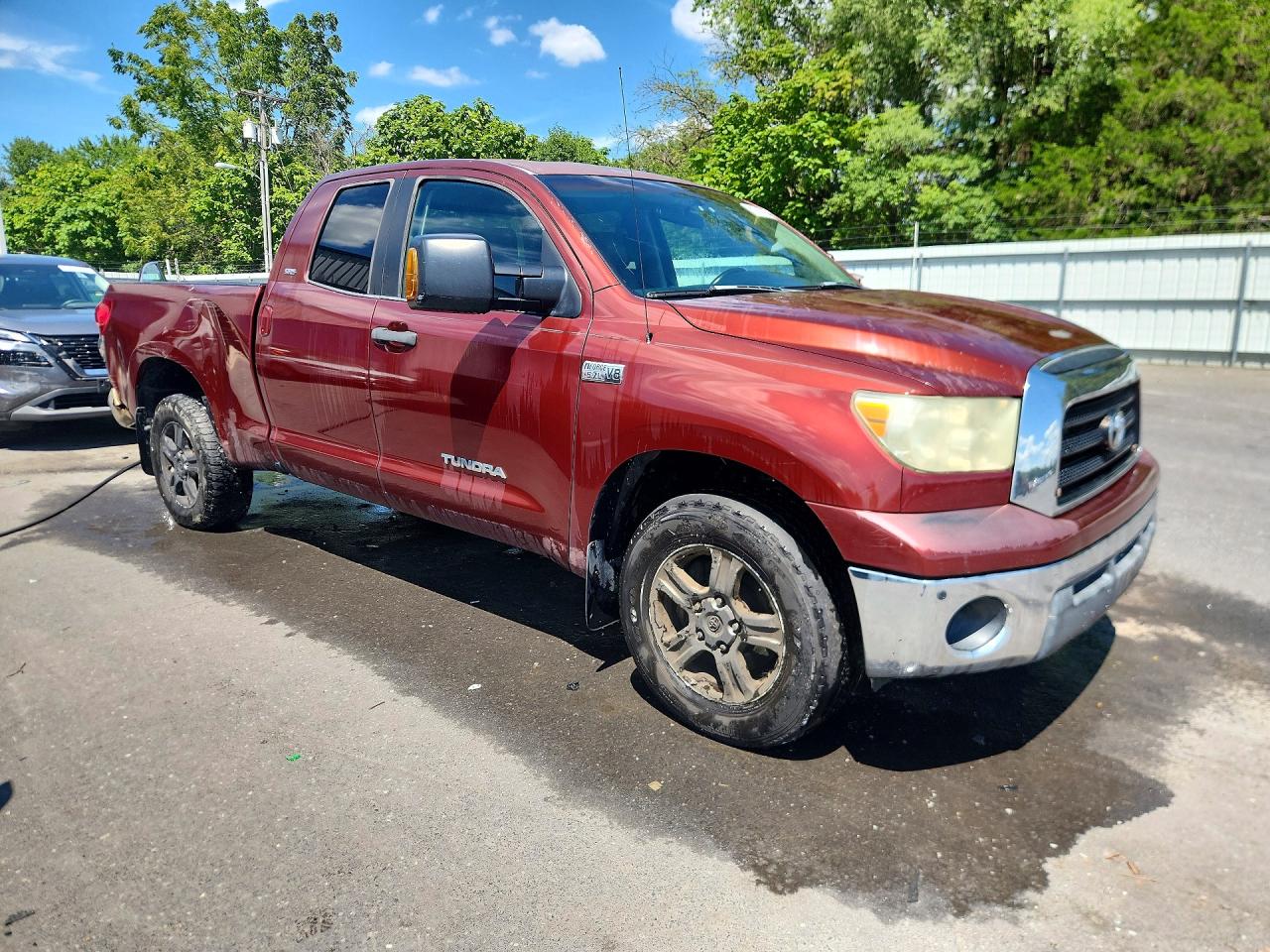2007 Toyota Tundra Double Cab Sr5 Burgundy vin: 5TFRV54177X010616