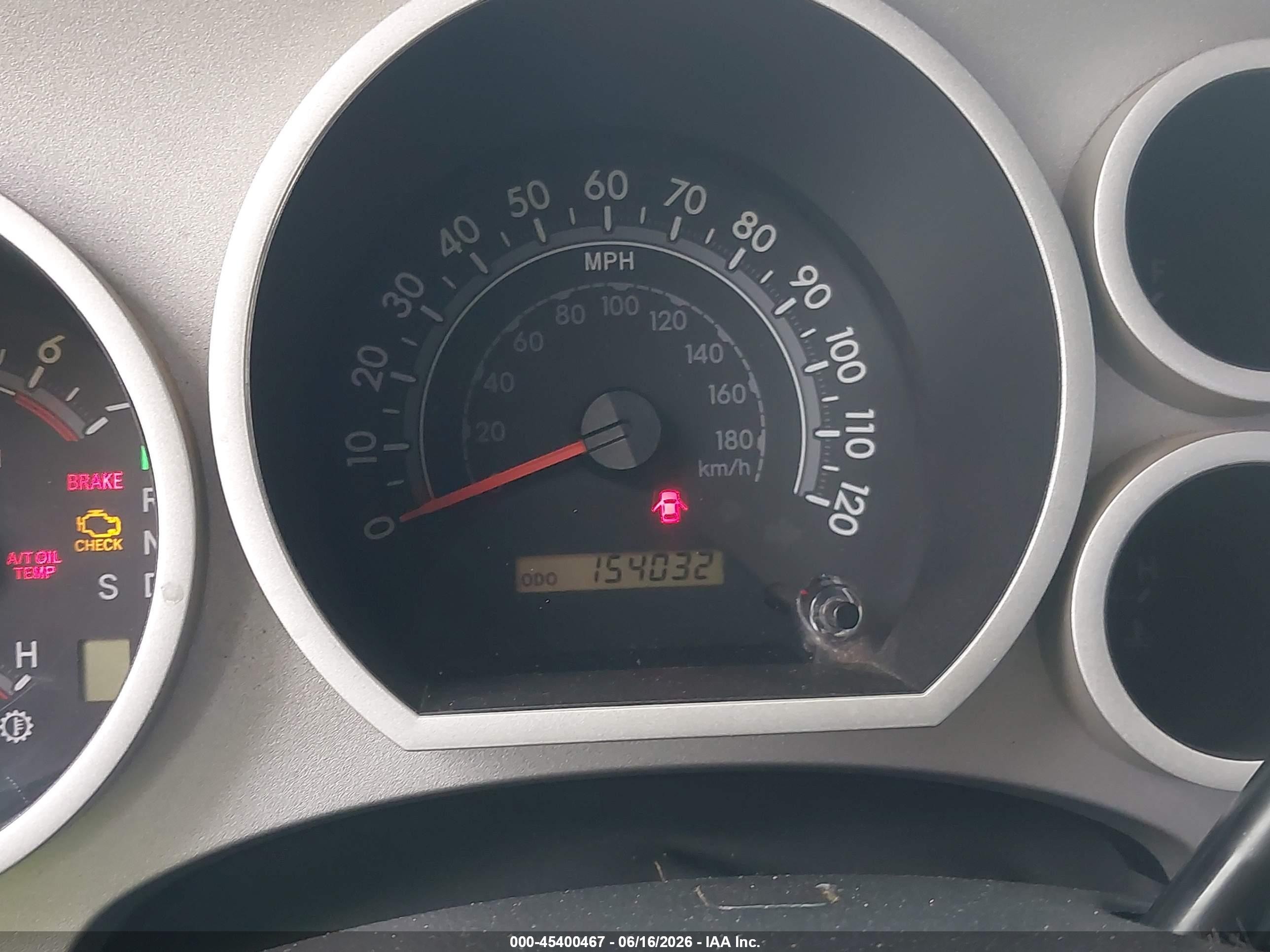 2008 Toyota Tundra Base 5.7l V8 Красный vin: 5TFRV54178X036845