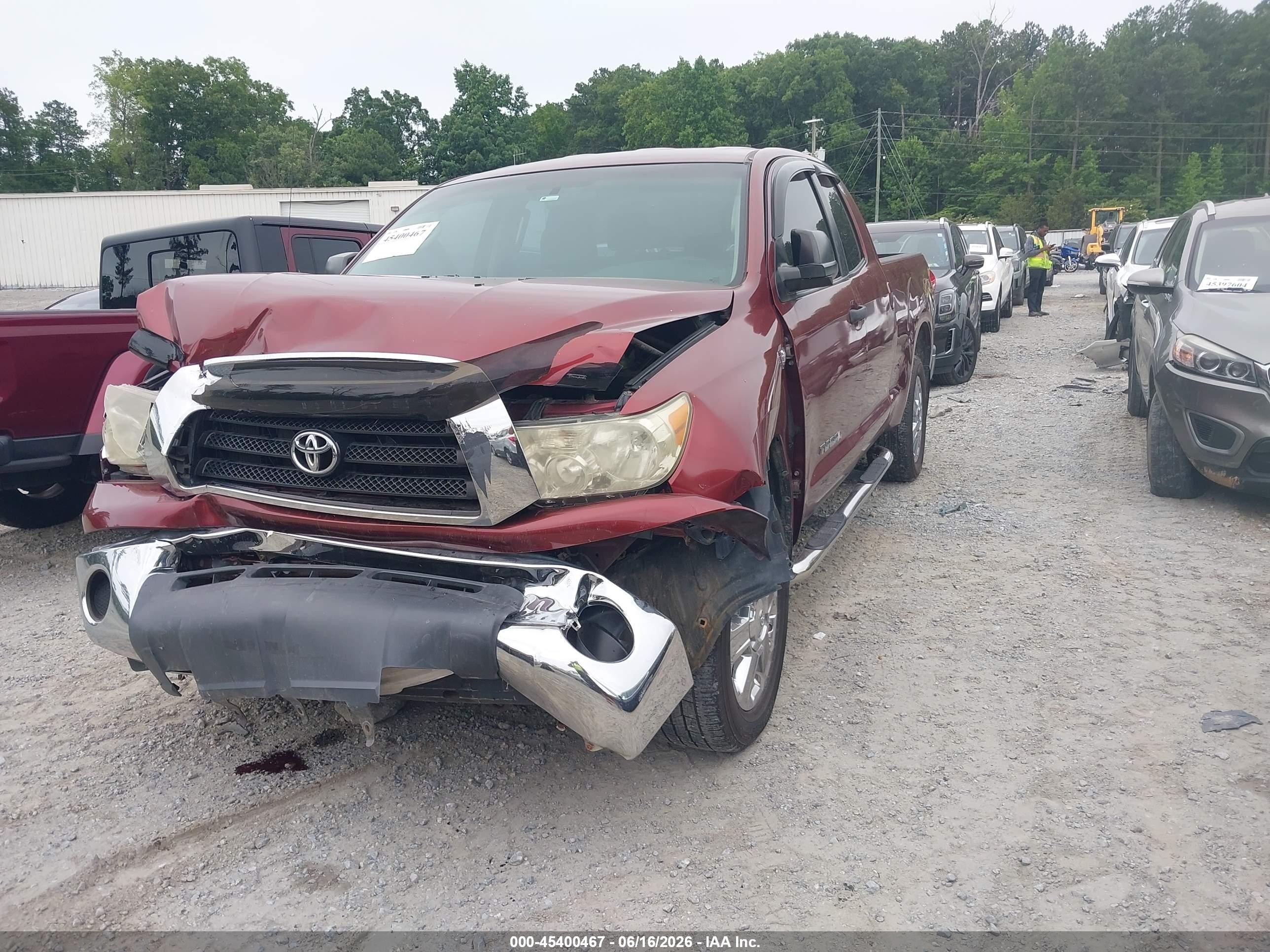 2008 Toyota Tundra Base 5.7l V8 Красный vin: 5TFRV54178X036845