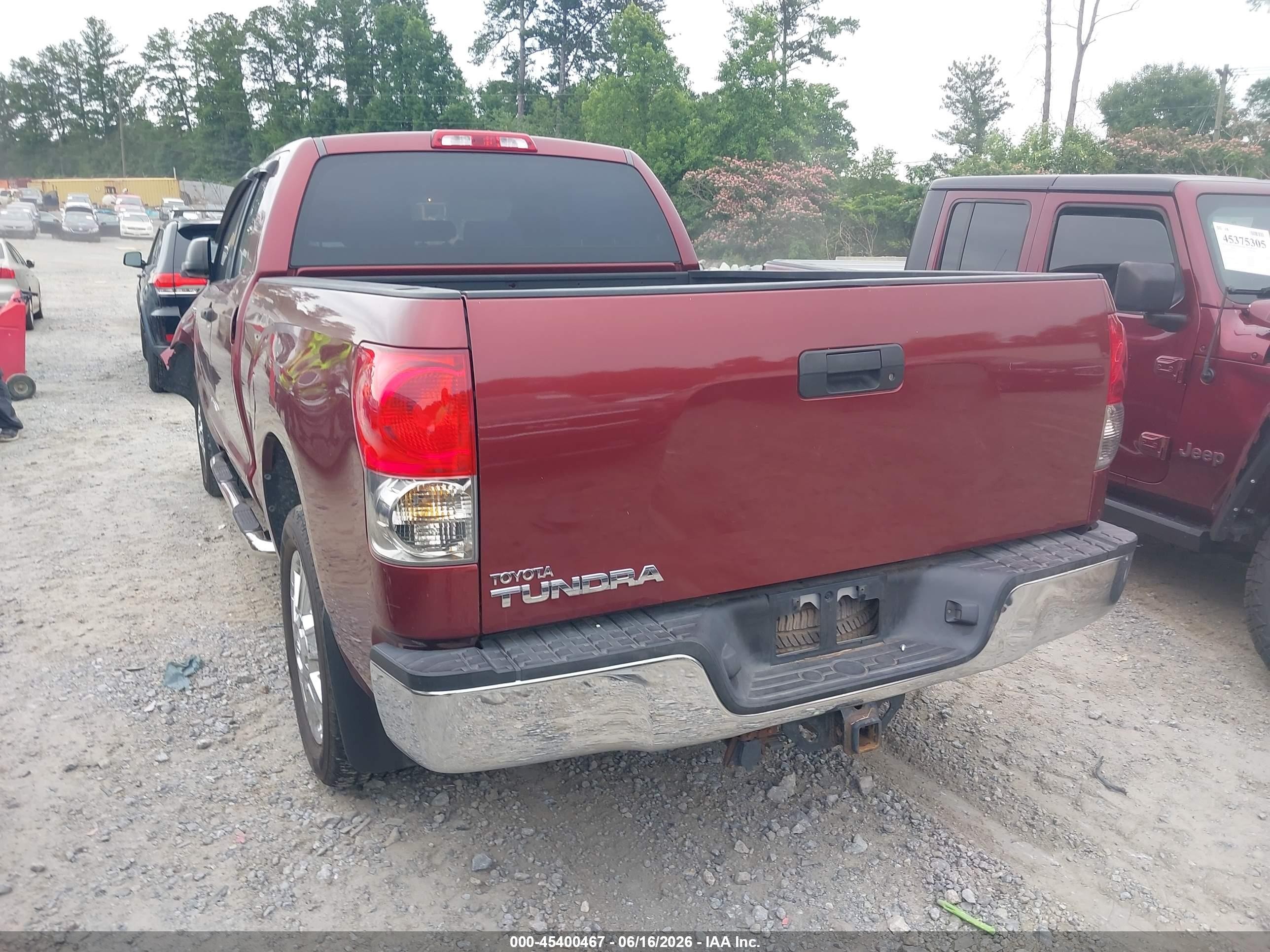 2008 Toyota Tundra Base 5.7l V8 Красный vin: 5TFRV54178X036845