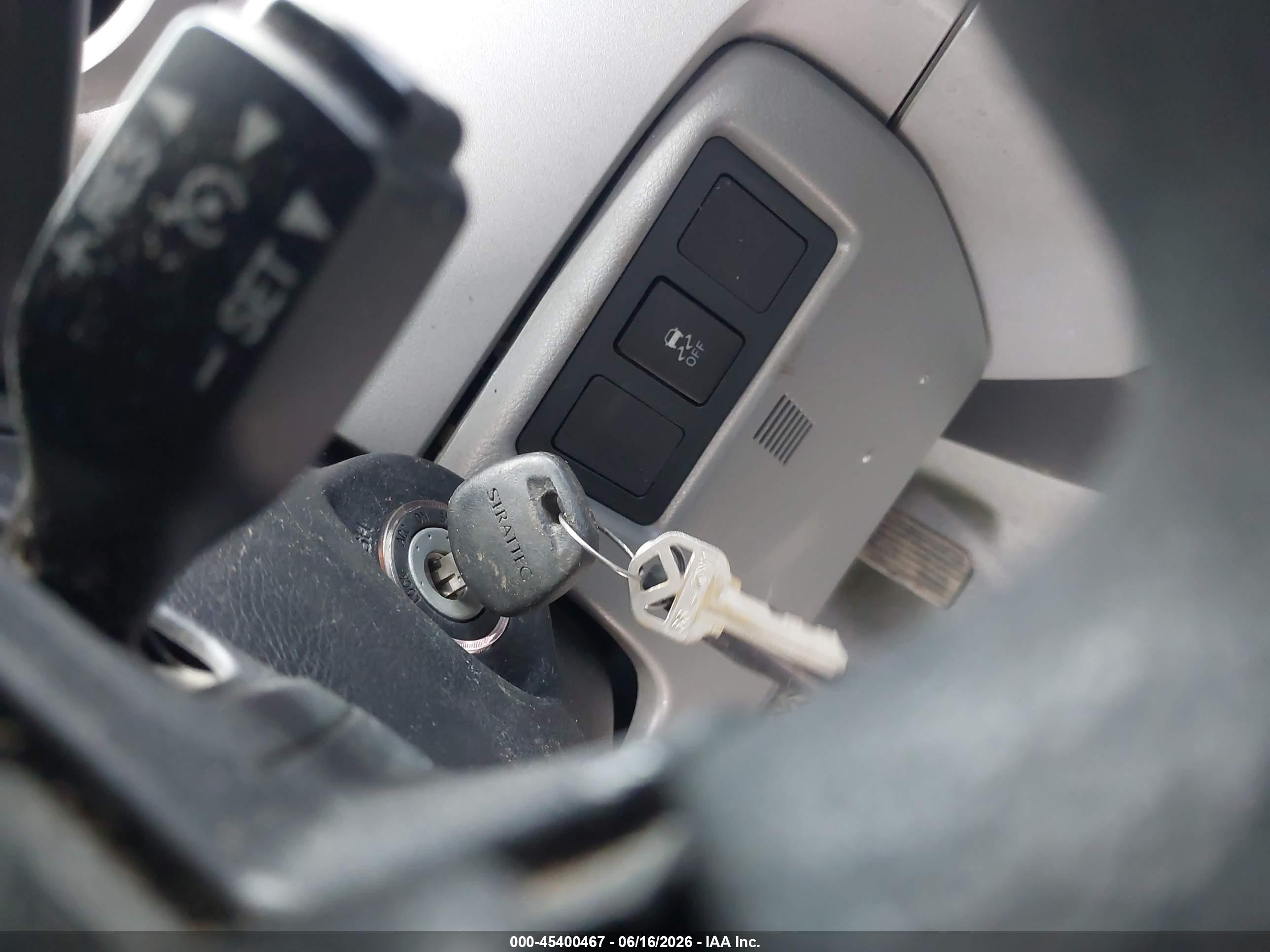 2008 Toyota Tundra Base 5.7l V8 Красный vin: 5TFRV54178X036845