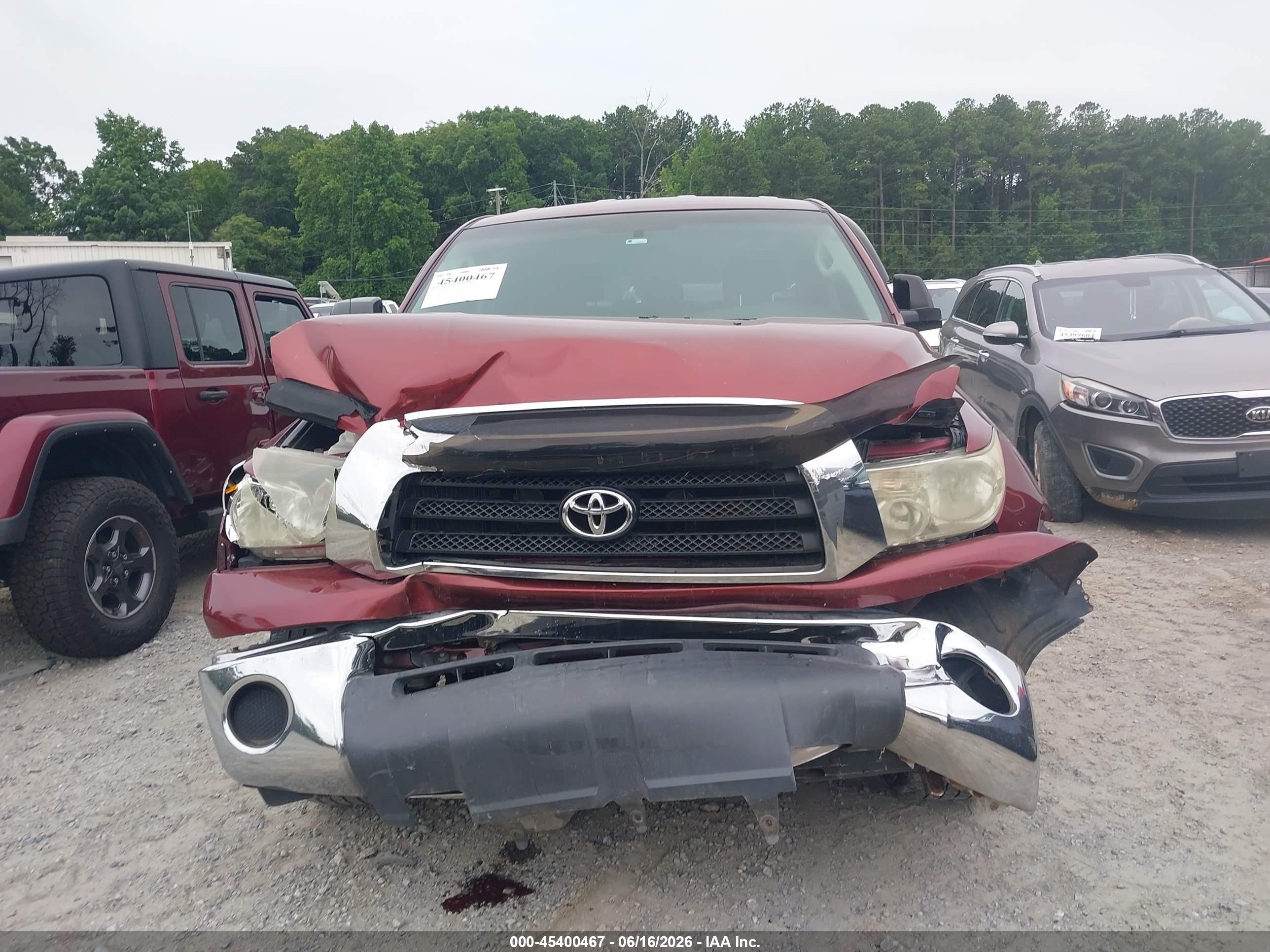 2008 Toyota Tundra Base 5.7l V8 Красный vin: 5TFRV54178X036845