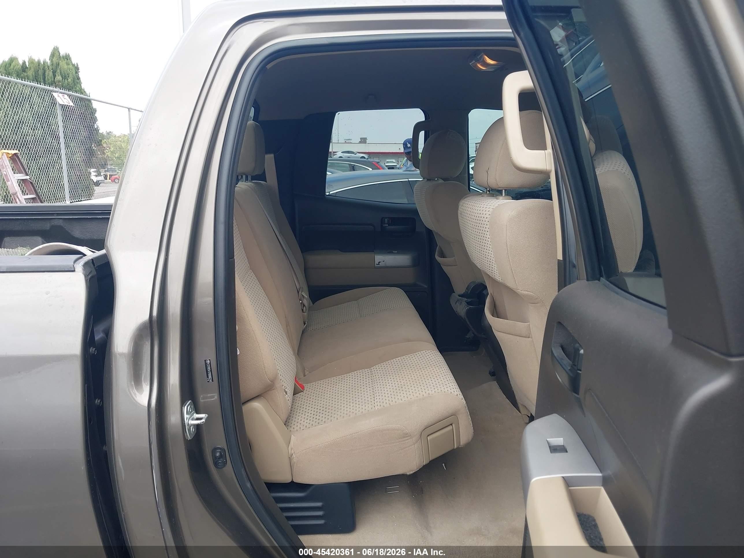 2008 Toyota Tundra Sr5 5.7l V8 Серый vin: 5TFRV54178X066248